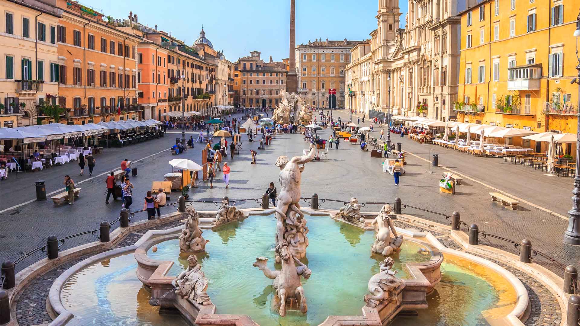 Nyd en kop kaffe med udsigt til Piazza Navona