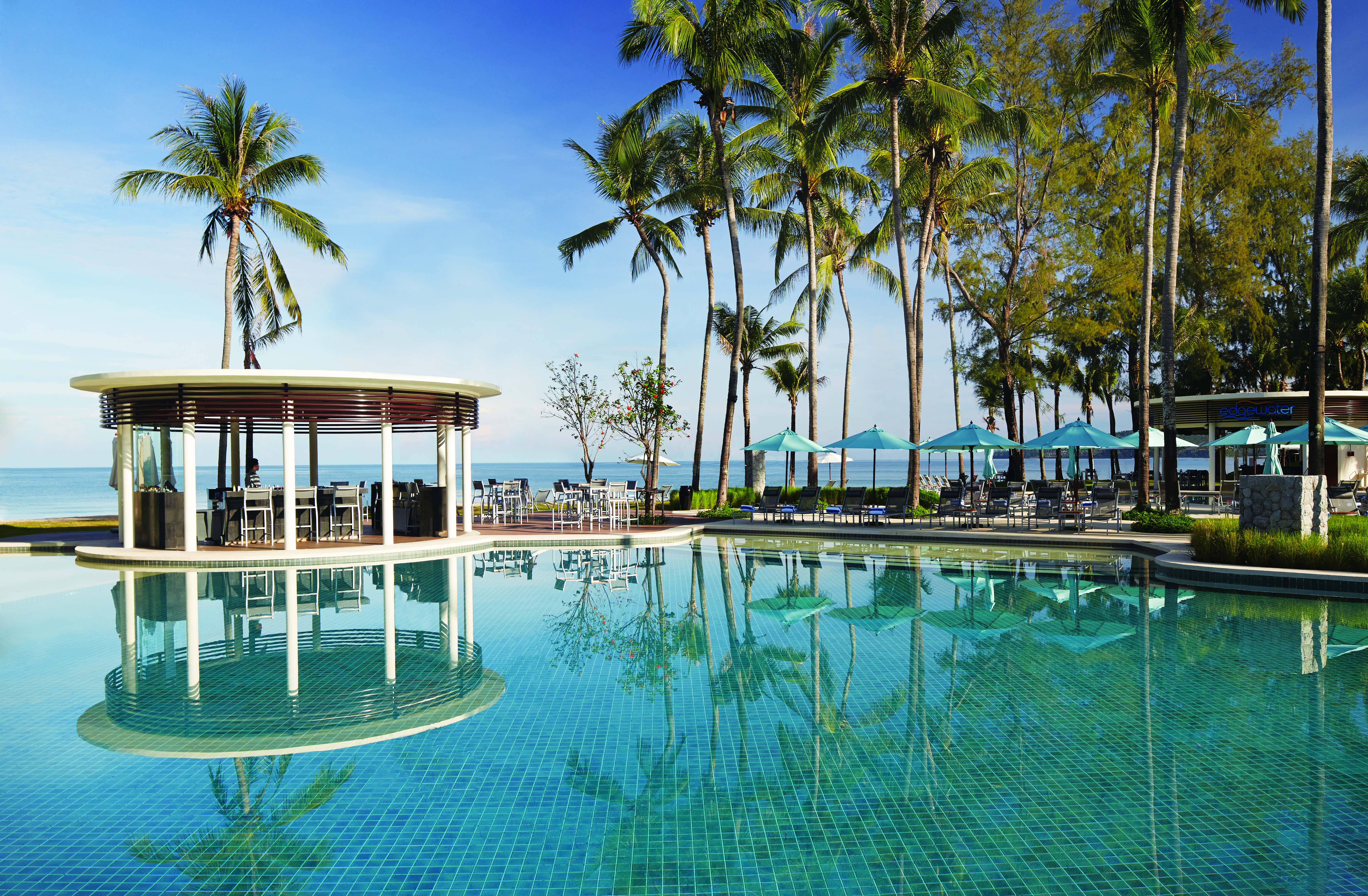 02. Outrigger Laguna Phuket Beach Resort Exterior Pool Edgewater3