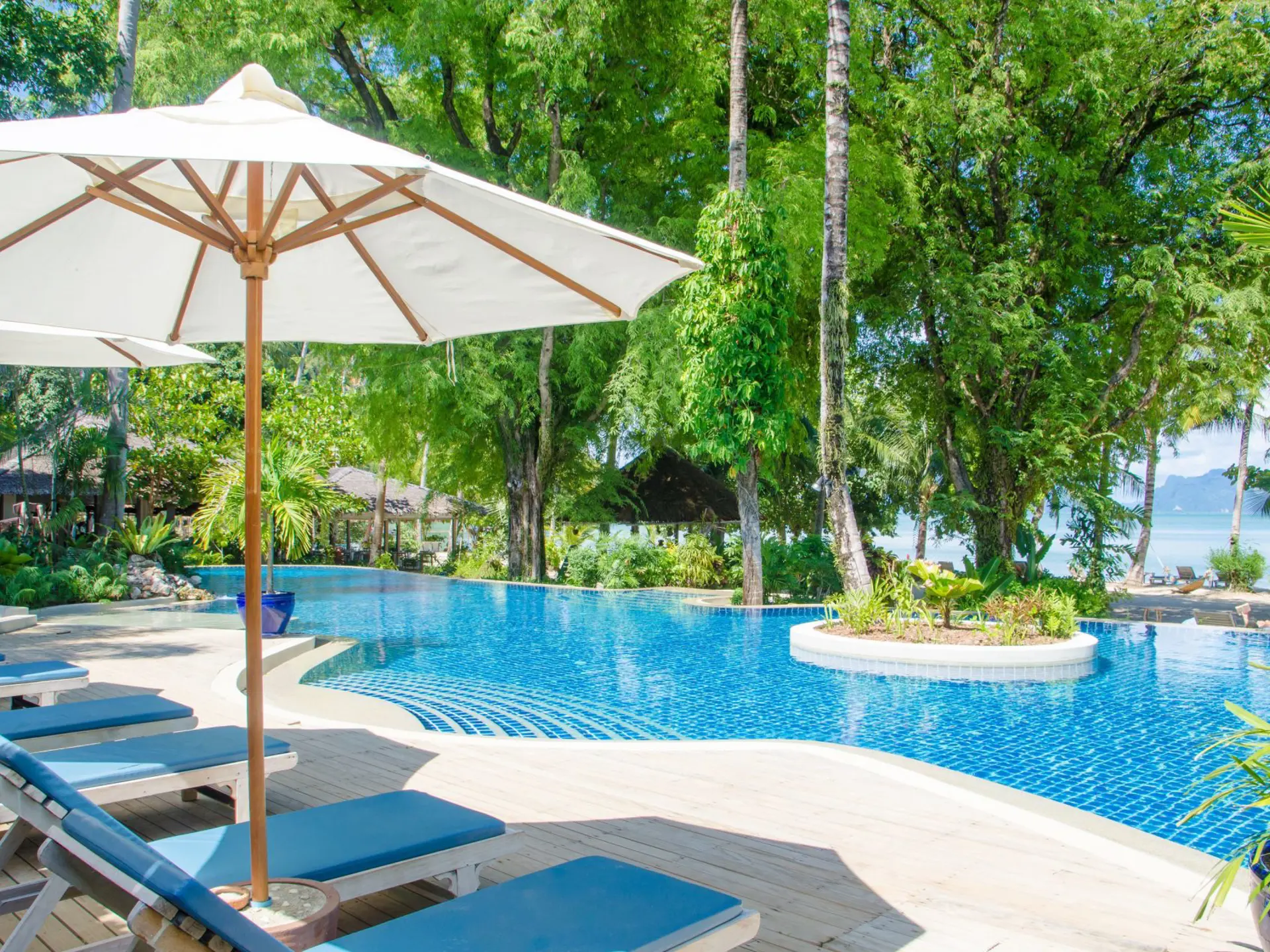 Paradise main pool (1)