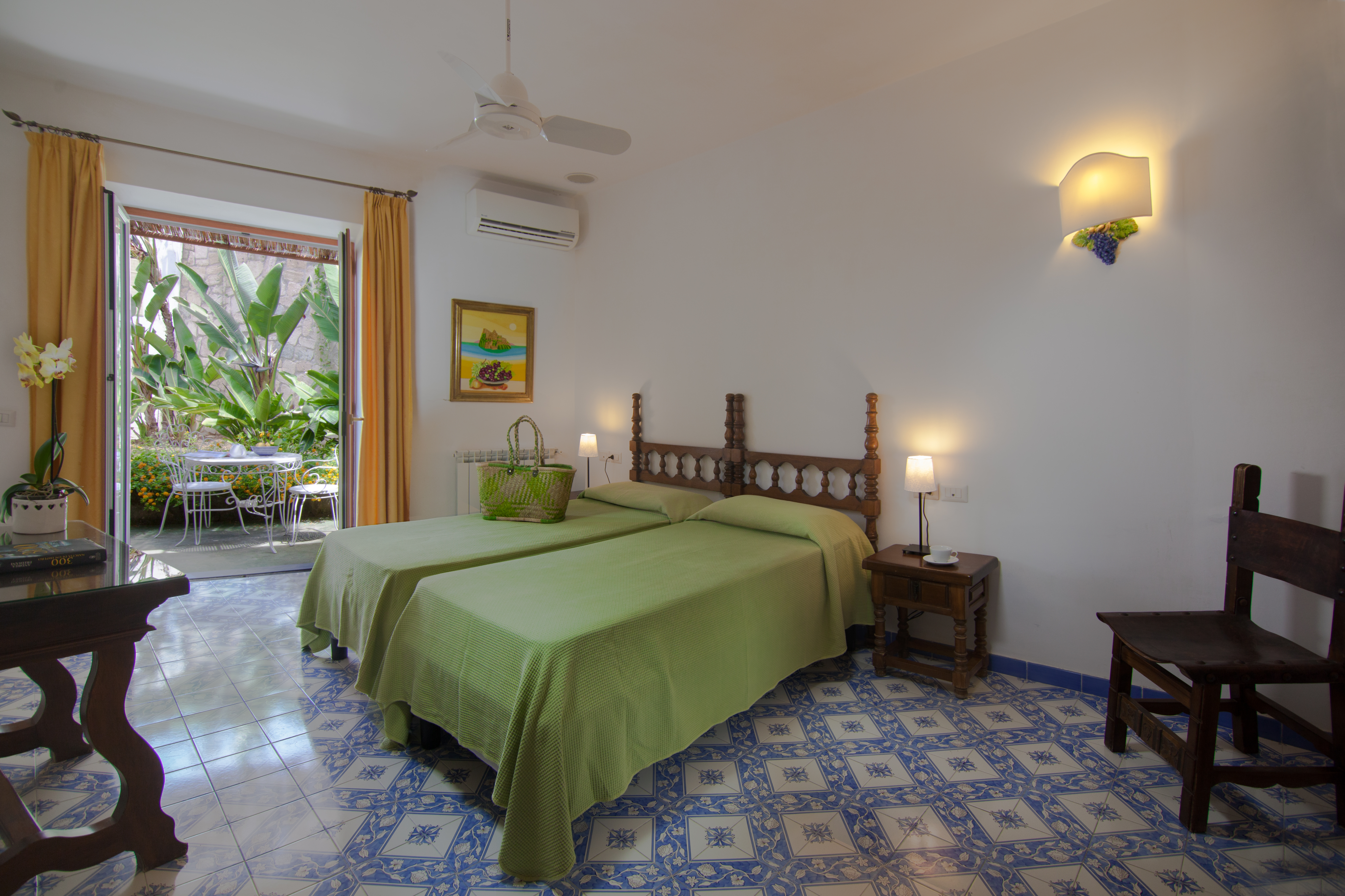 Et af de charmerende værelser på Semiramis