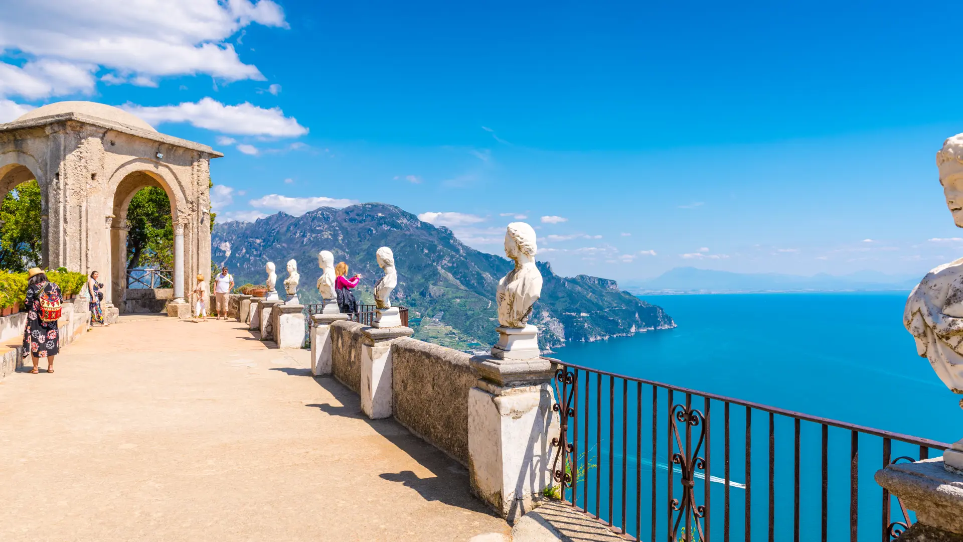 Terrassen ved udsigtspunktet Belvedere i Ravello