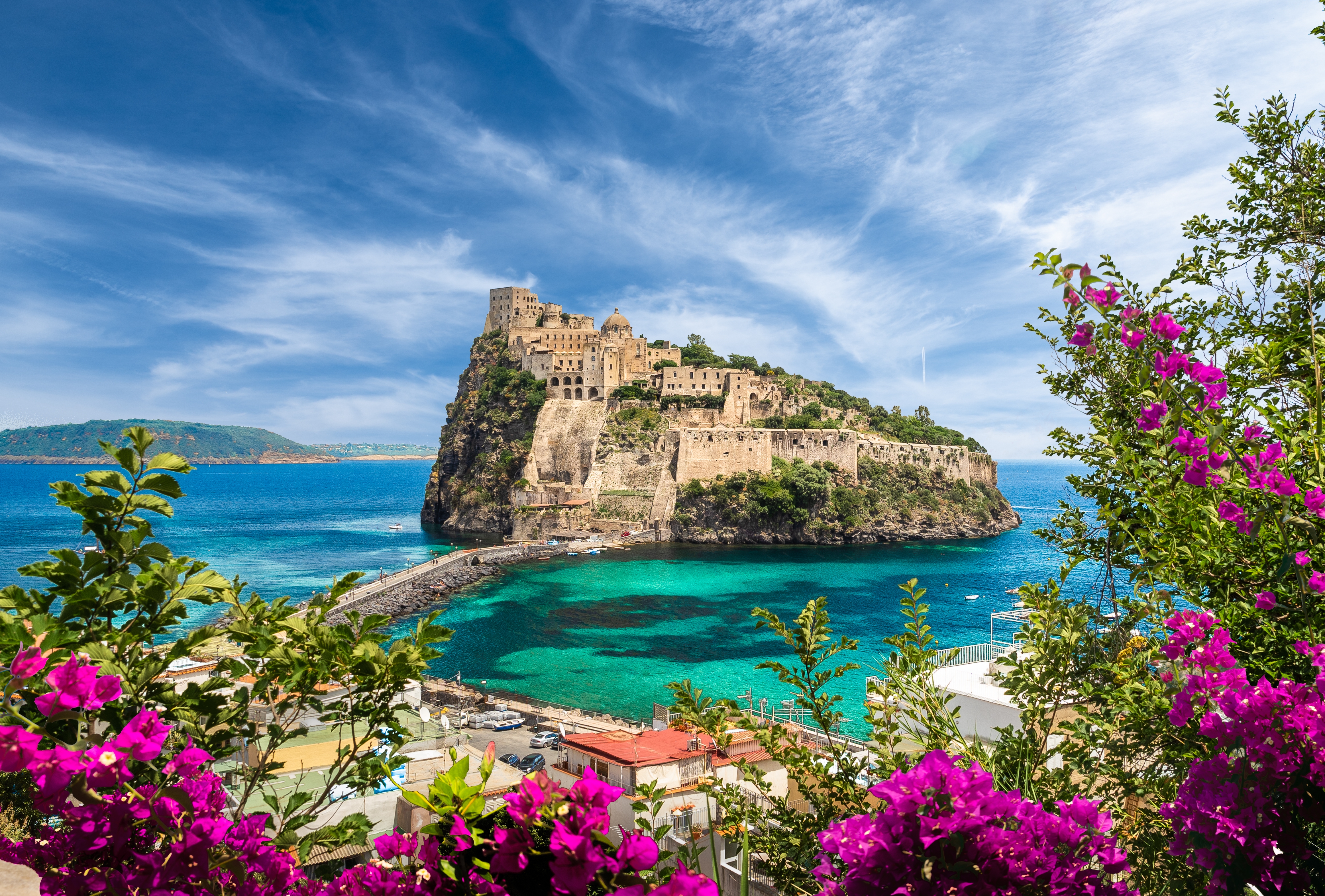 Tag på tur til Ischia Ponte og besøg borgen Castello Aragonese