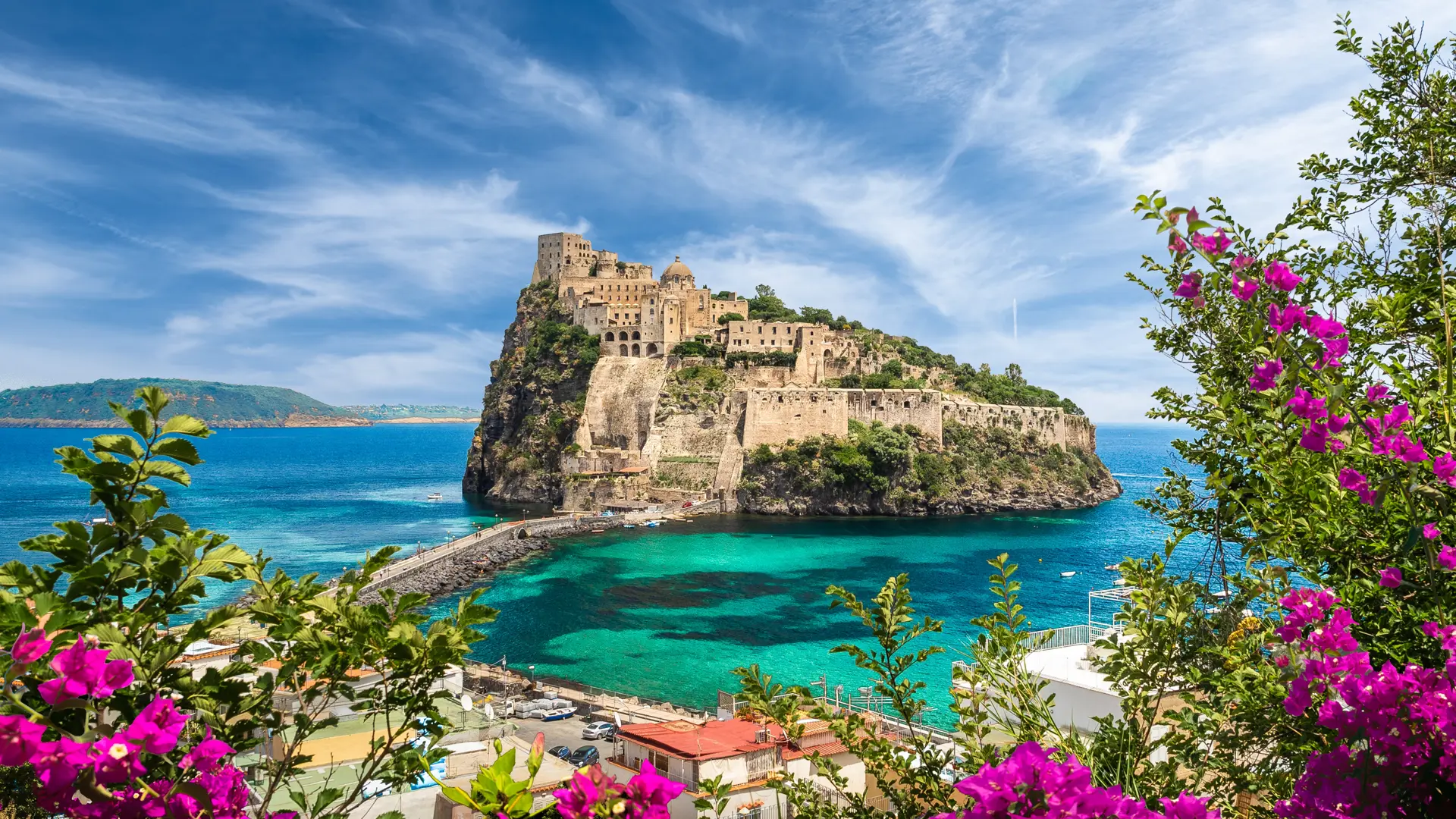 Tag på tur til Ischia Ponte og besøg borgen Castello Aragonese