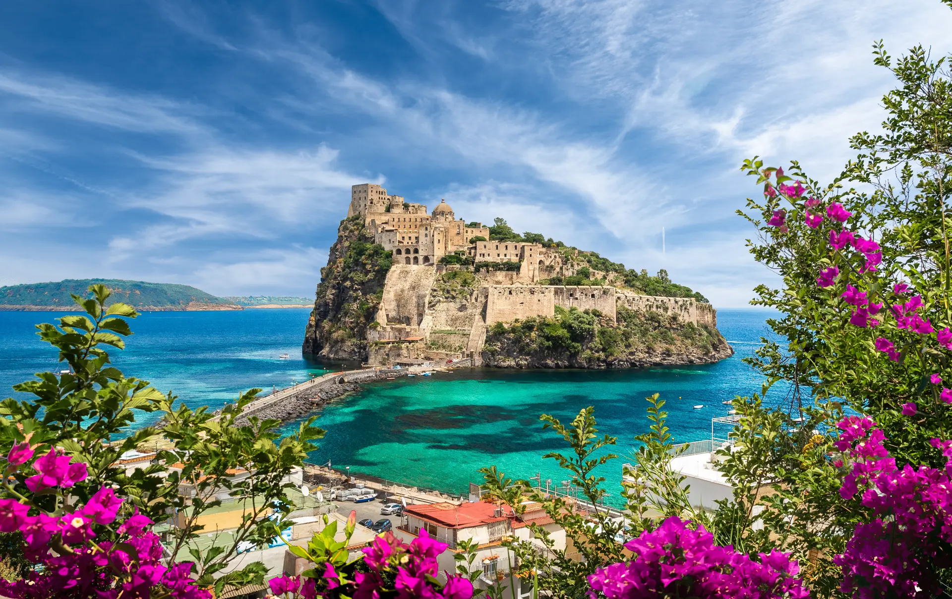 Tag på tur til Ischia Ponte og besøg borgen Castello Aragonese