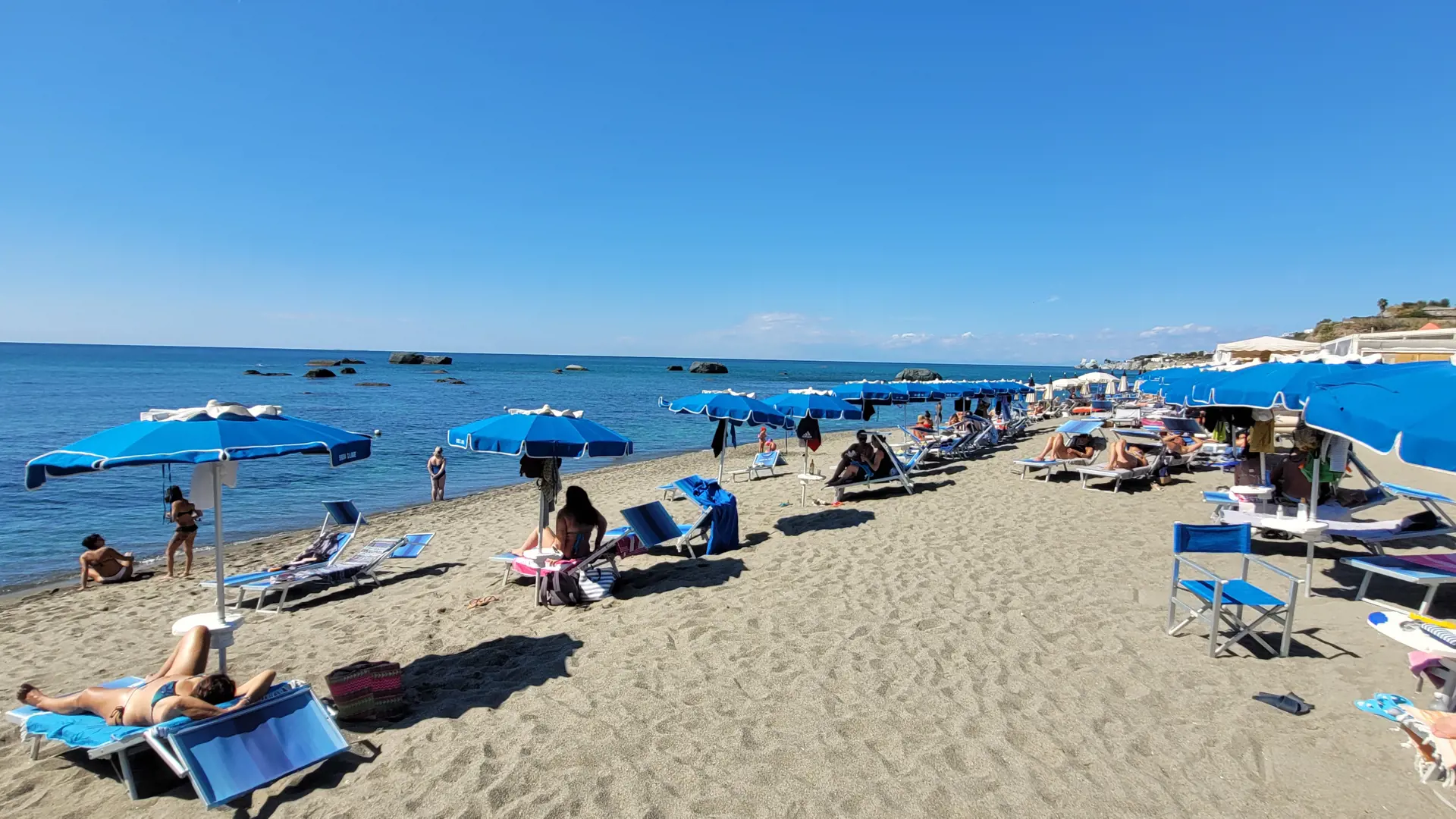 Citara-stranden ligger 5 minutters gang fra Hotel Semiramis