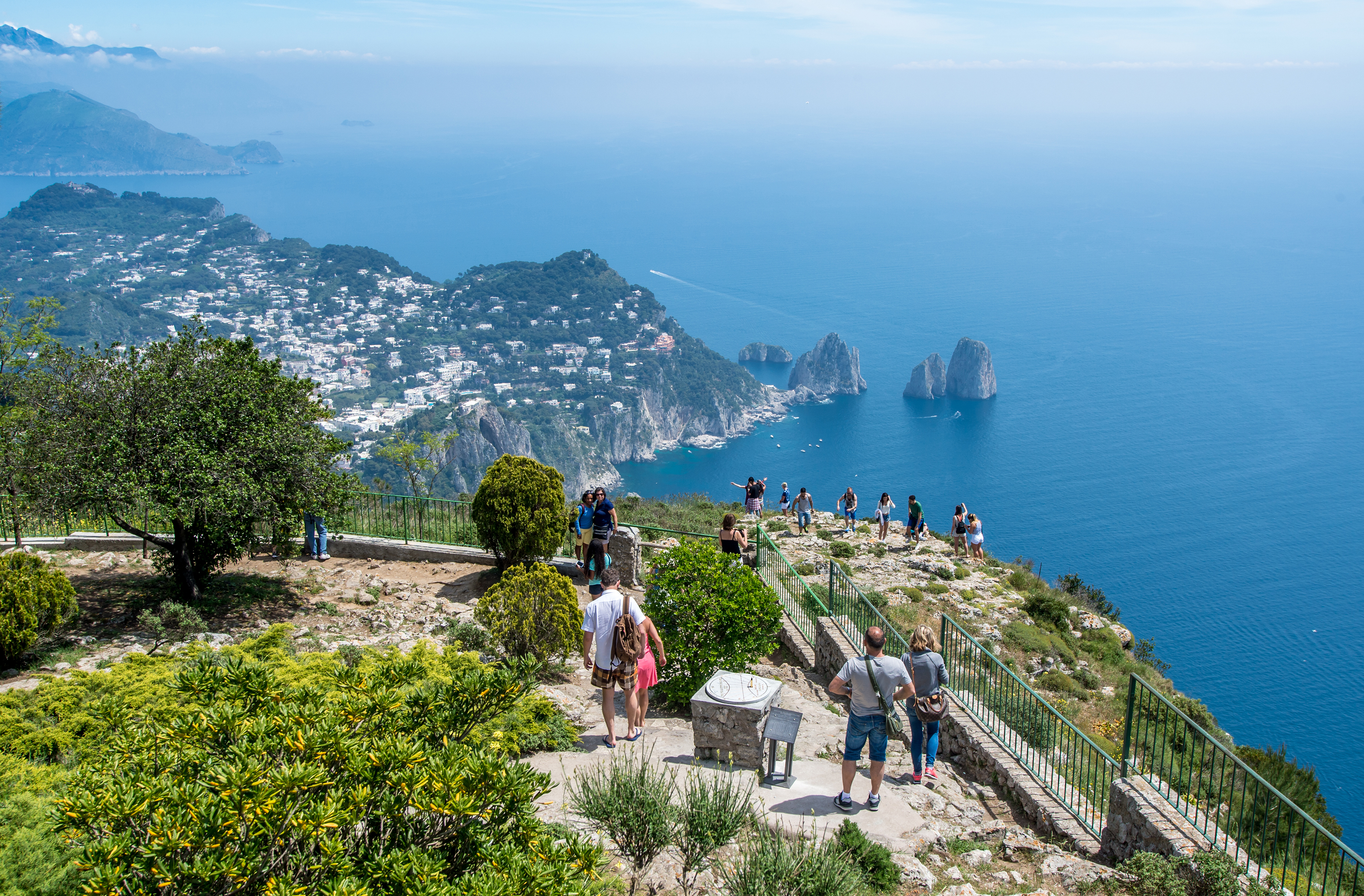 Smuk udsigt i alle retninger fra Monte Solaro