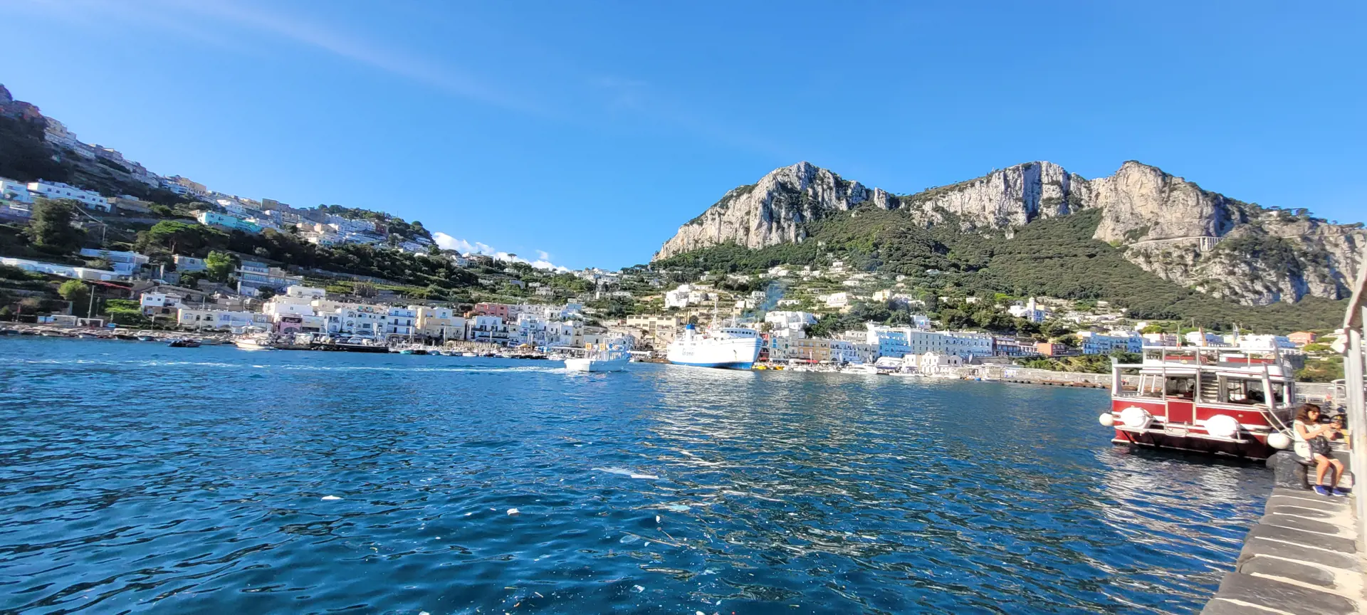 I sejler fra Amalfikysten til Capri