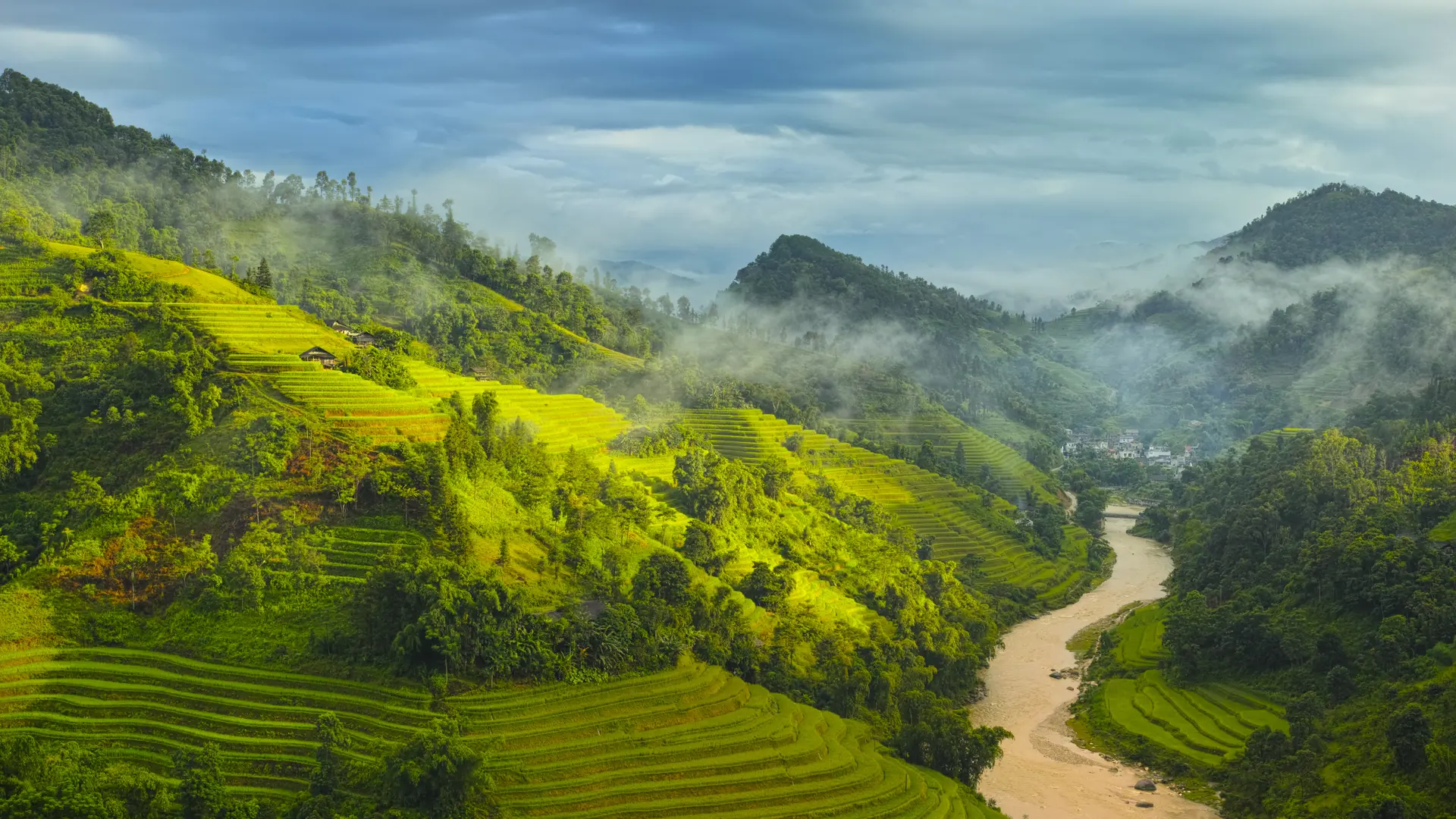 Terraced rice fields landscape with mountain, river, fog at Hoang Su Phi, Ha Giang, Vietnam.jpg