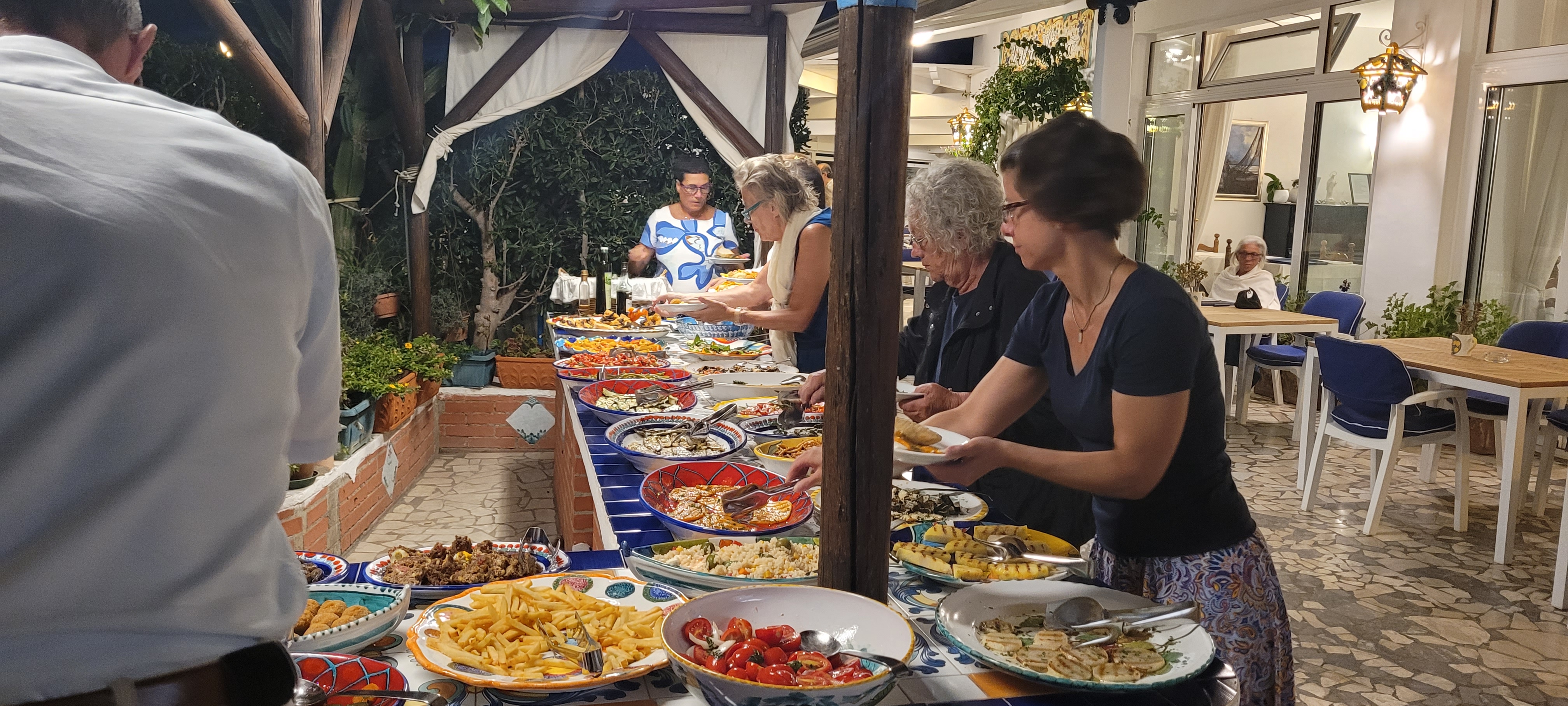 Den berømte buffet med mammas hjemmelavede forretter