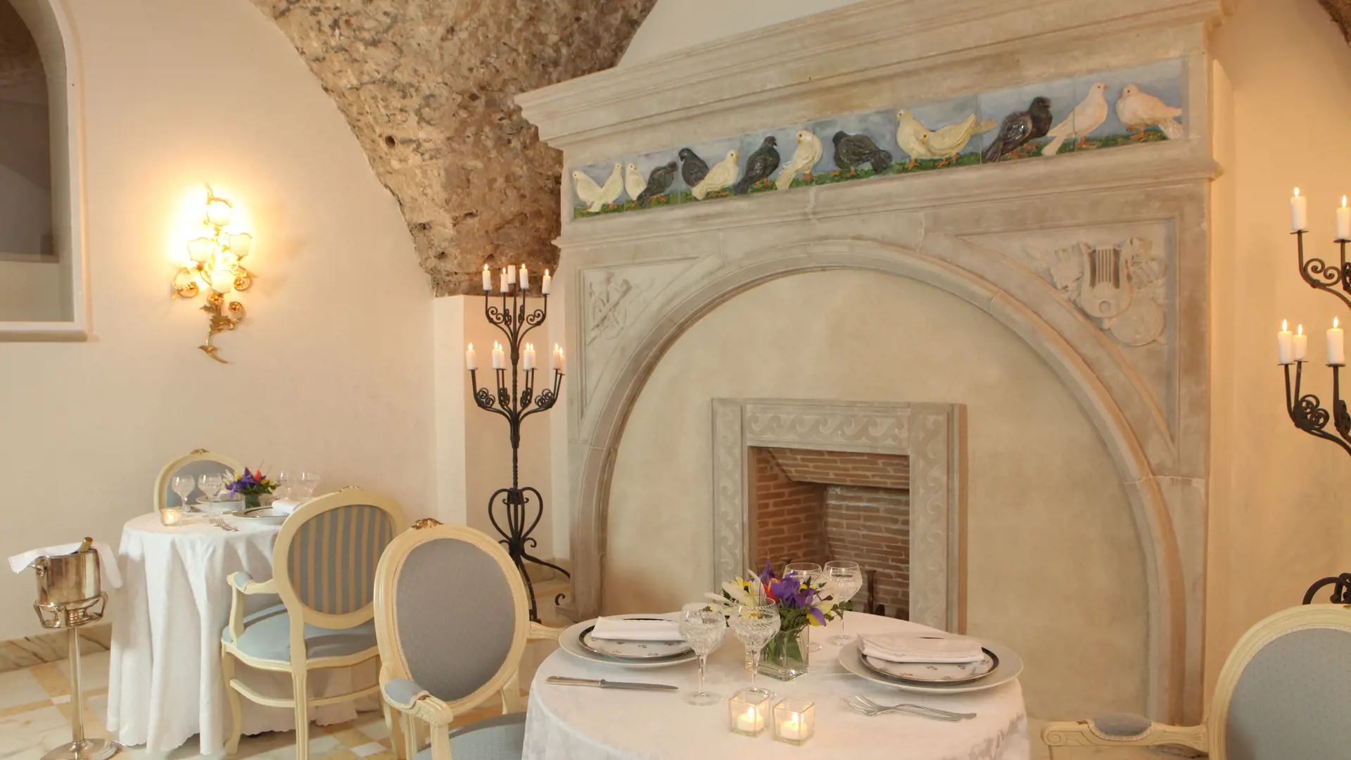 Den charmerende restaurant på Hotel Villa Fraulo
