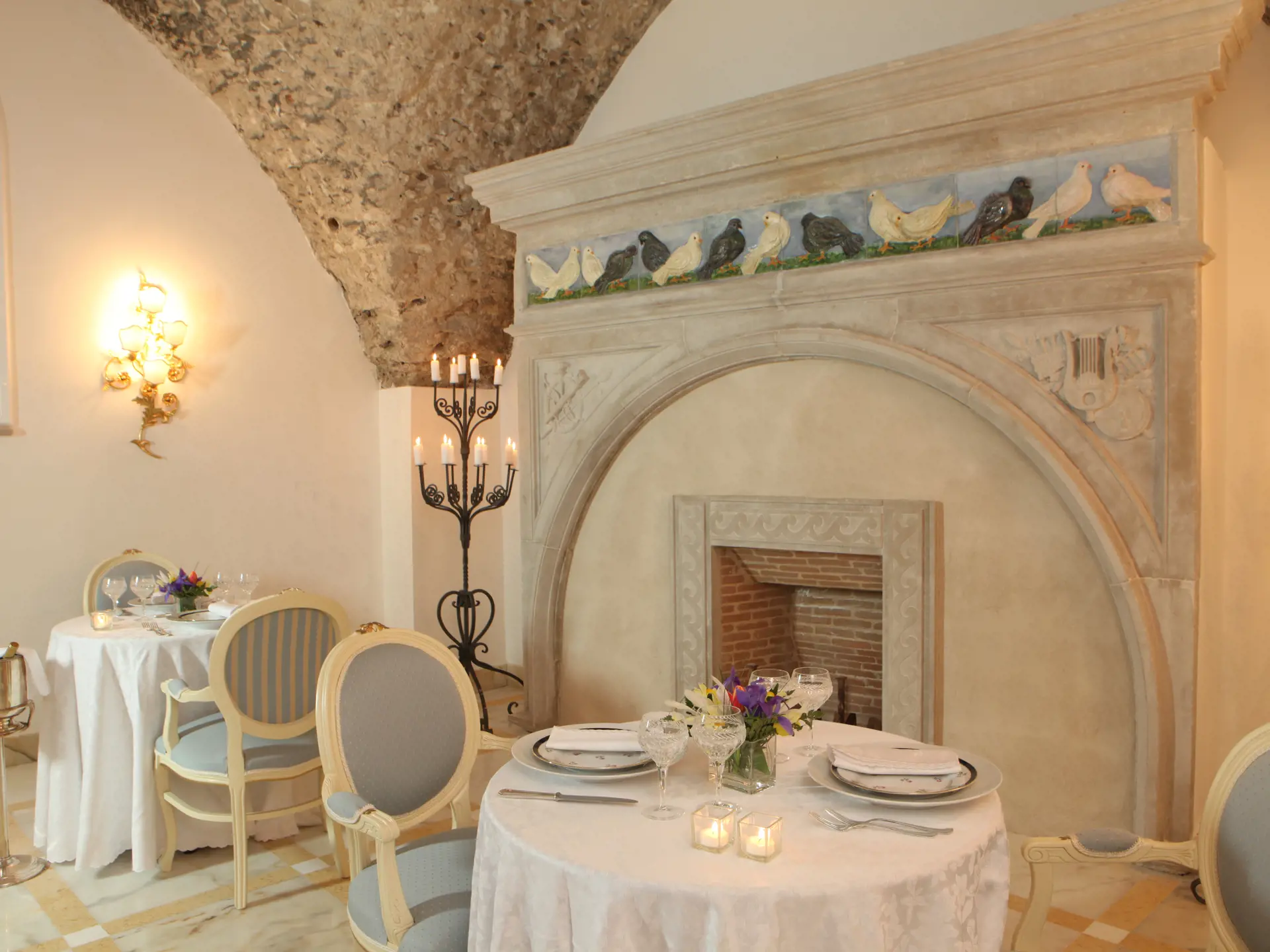 Den charmerende restaurant på Hotel Villa Fraulo