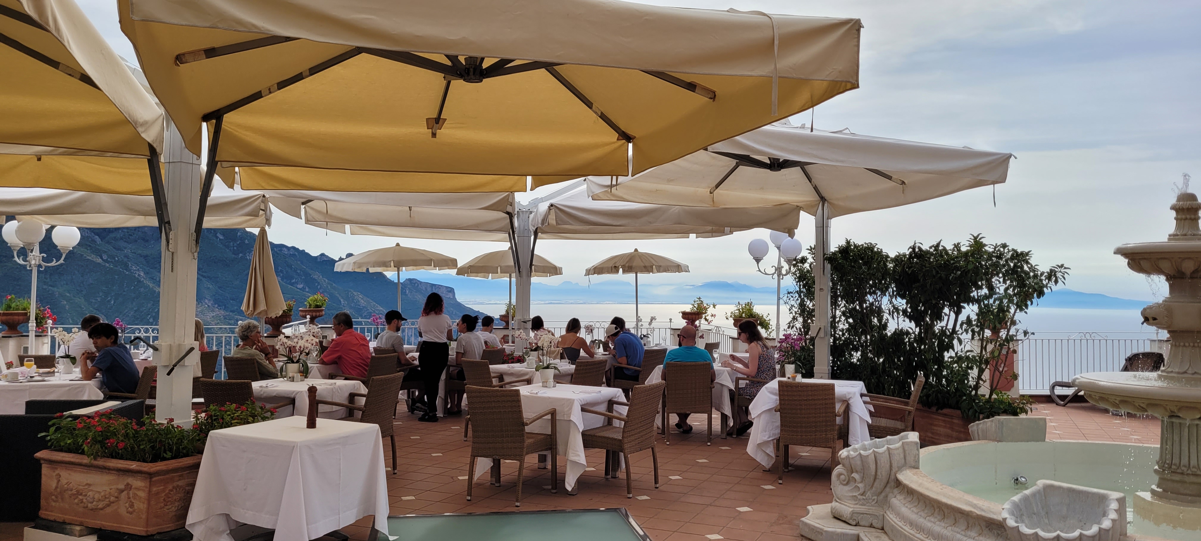 De har en rigtig god restaurant på Hotel Villa Fraulo