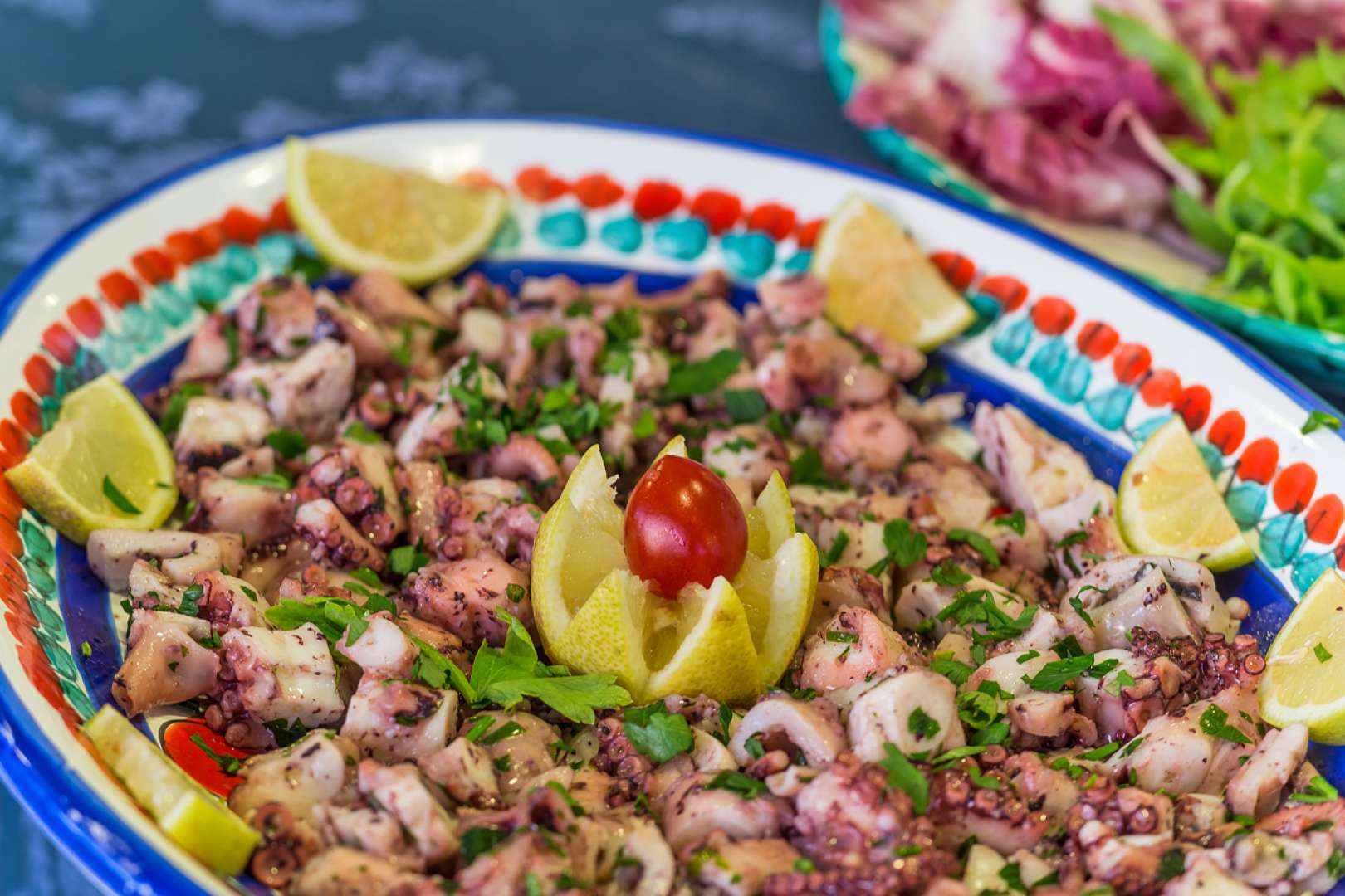 Blækspruttesalaten var magisk - og en af vel godt 25 forretter til aftenens middag