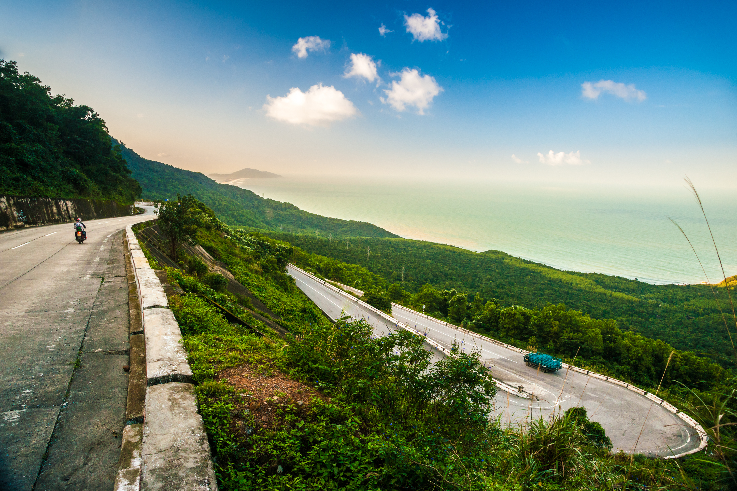shutterstock_270841277 Hai Van pass - the famous road which leads along the coastline mountains near Da Nang city, Vietnam..jpg