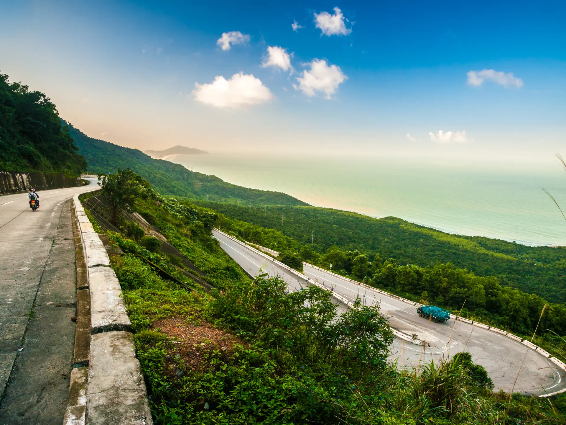 shutterstock_270841277 Hai Van pass - the famous road which leads along the coastline mountains near Da Nang city, Vietnam..jpg