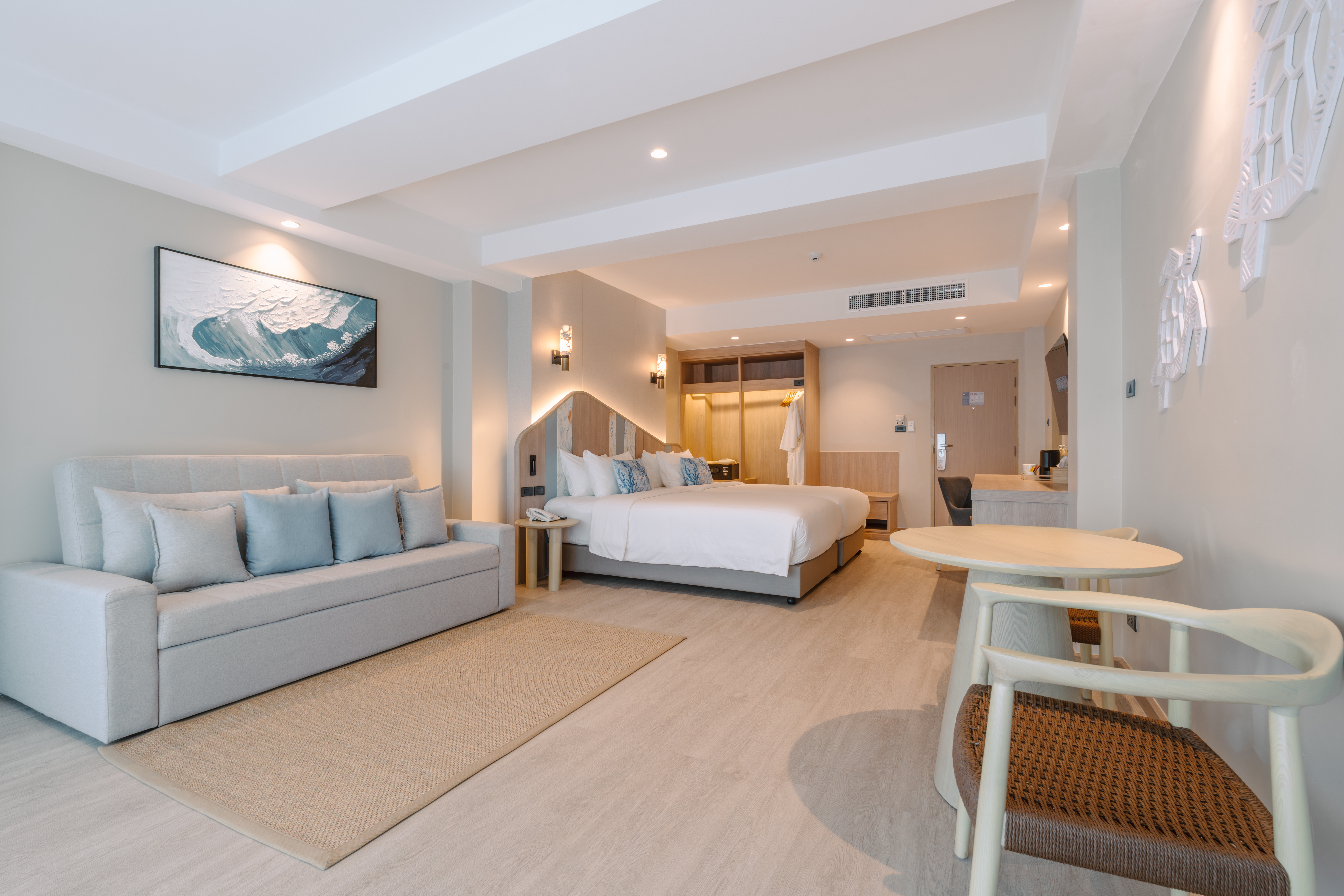 01. Deluxe Room Twin