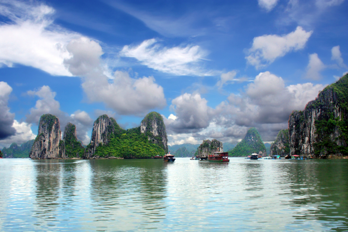 Halong Bay_11264944).jpg