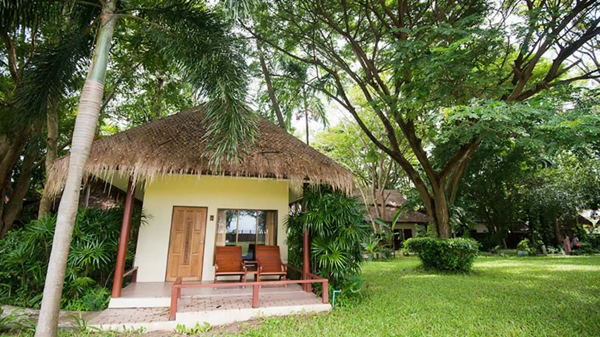 Deluxe Ocean View 800X450 02