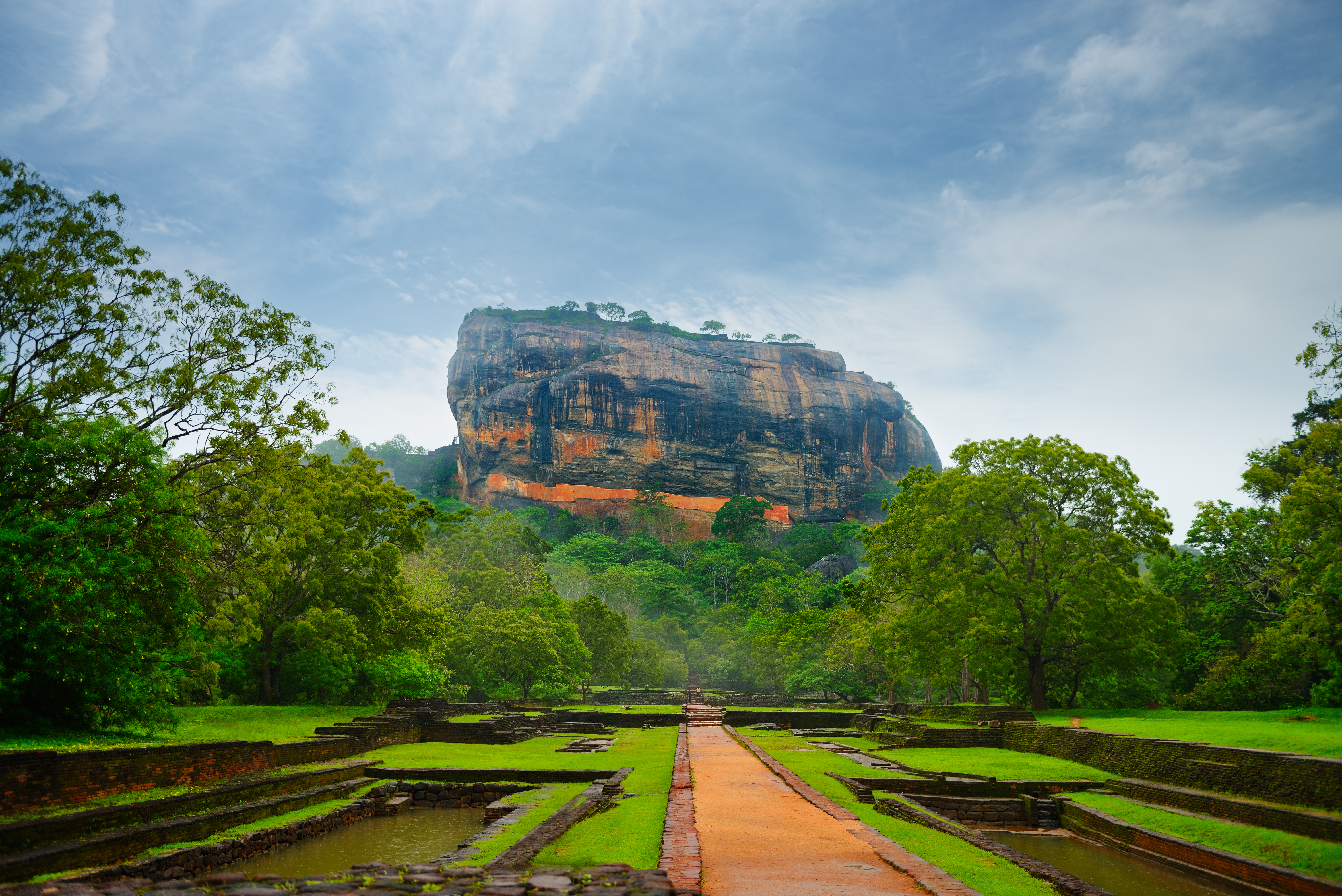 SIGIRIYA - overvej en tur op ad klippen til ruinerne på toppen, Check Point Travel