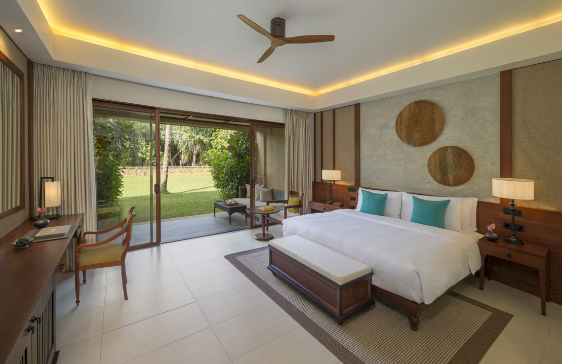 Anantara Kalutara Resort Guest Room Premier Garden View Room King Bedroom 5648X3660