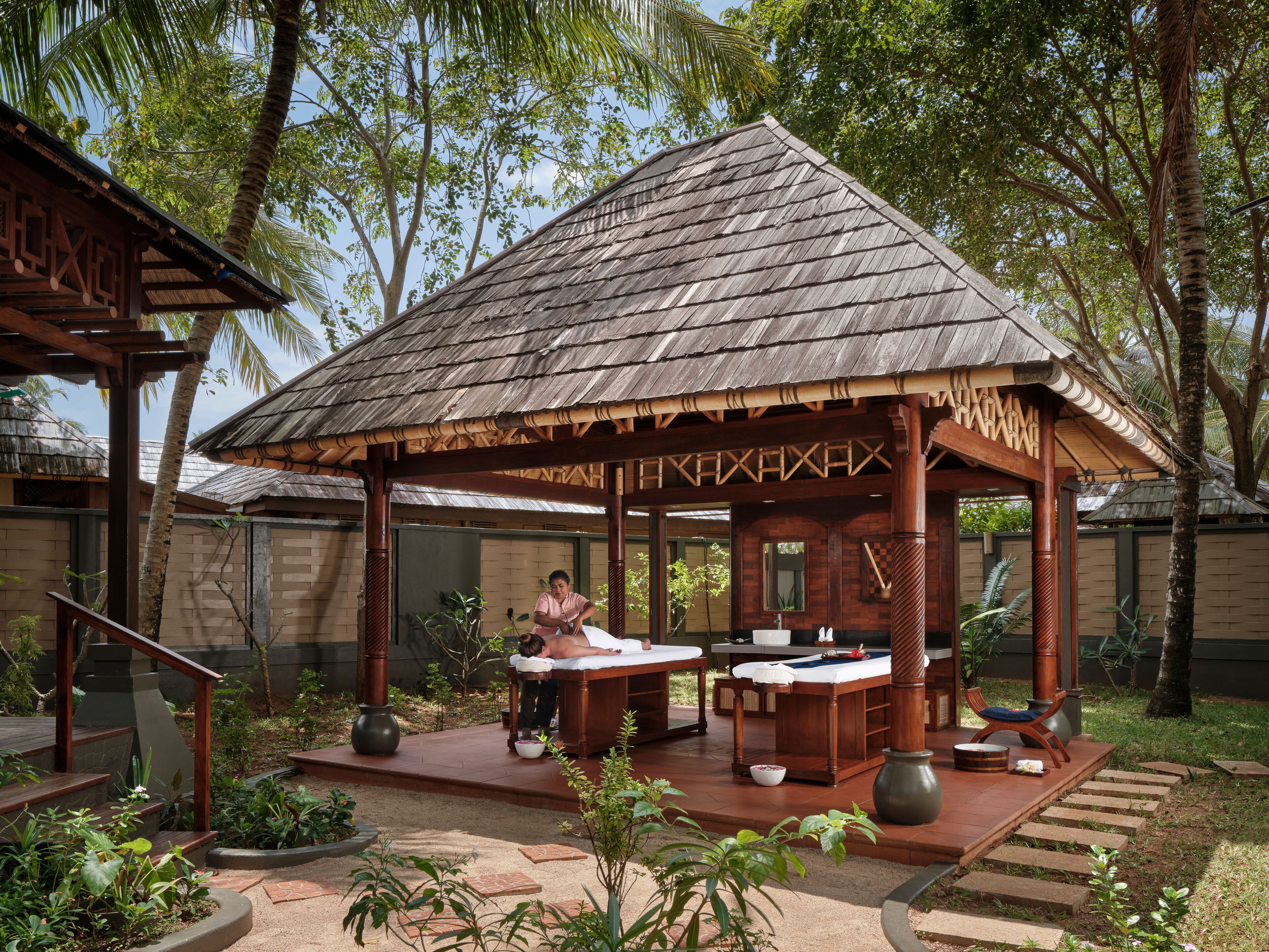 Villa Nautica Araamu Spa Couple Room 4K