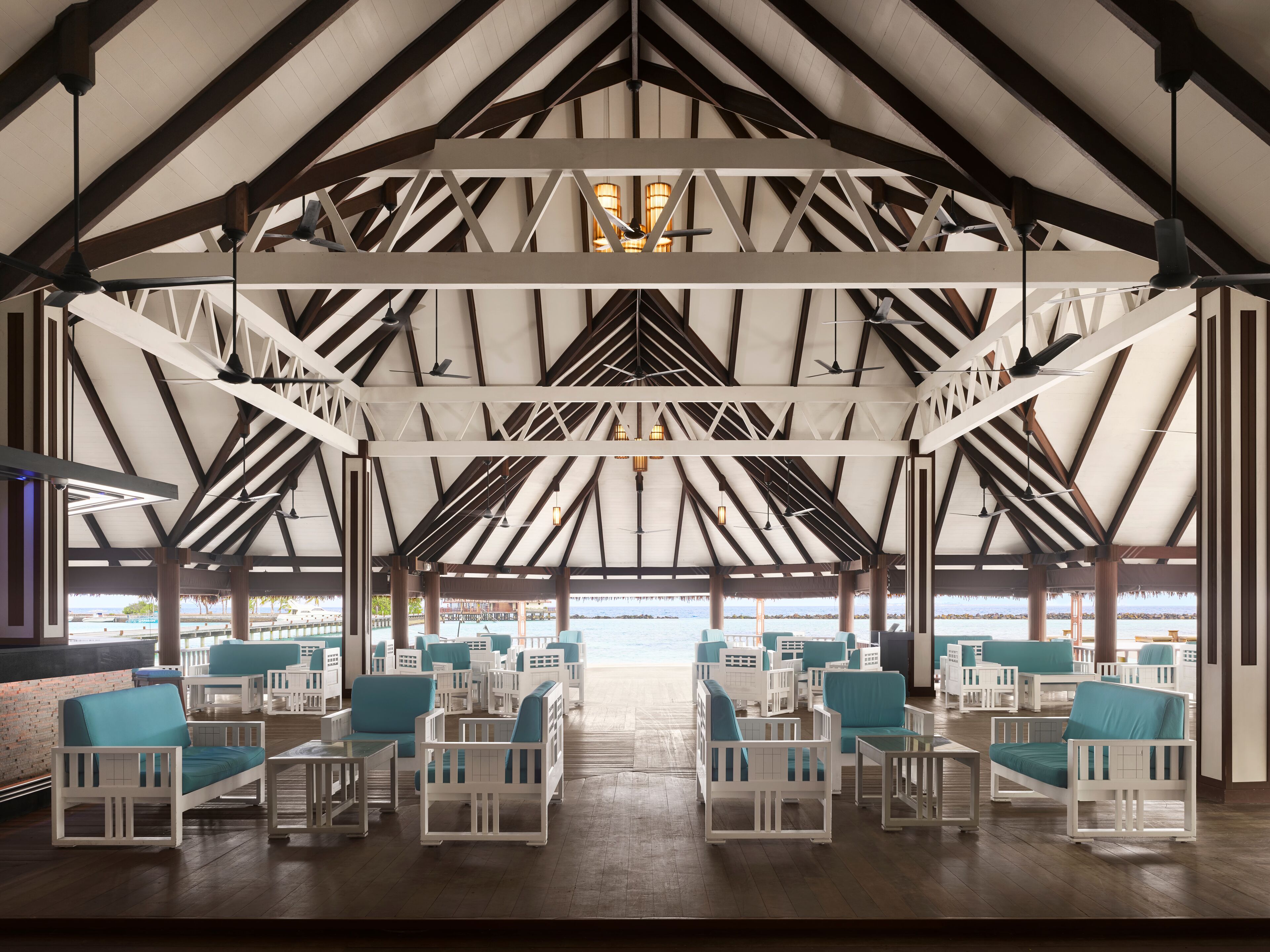 Villa Nautica Main Bar View 4K