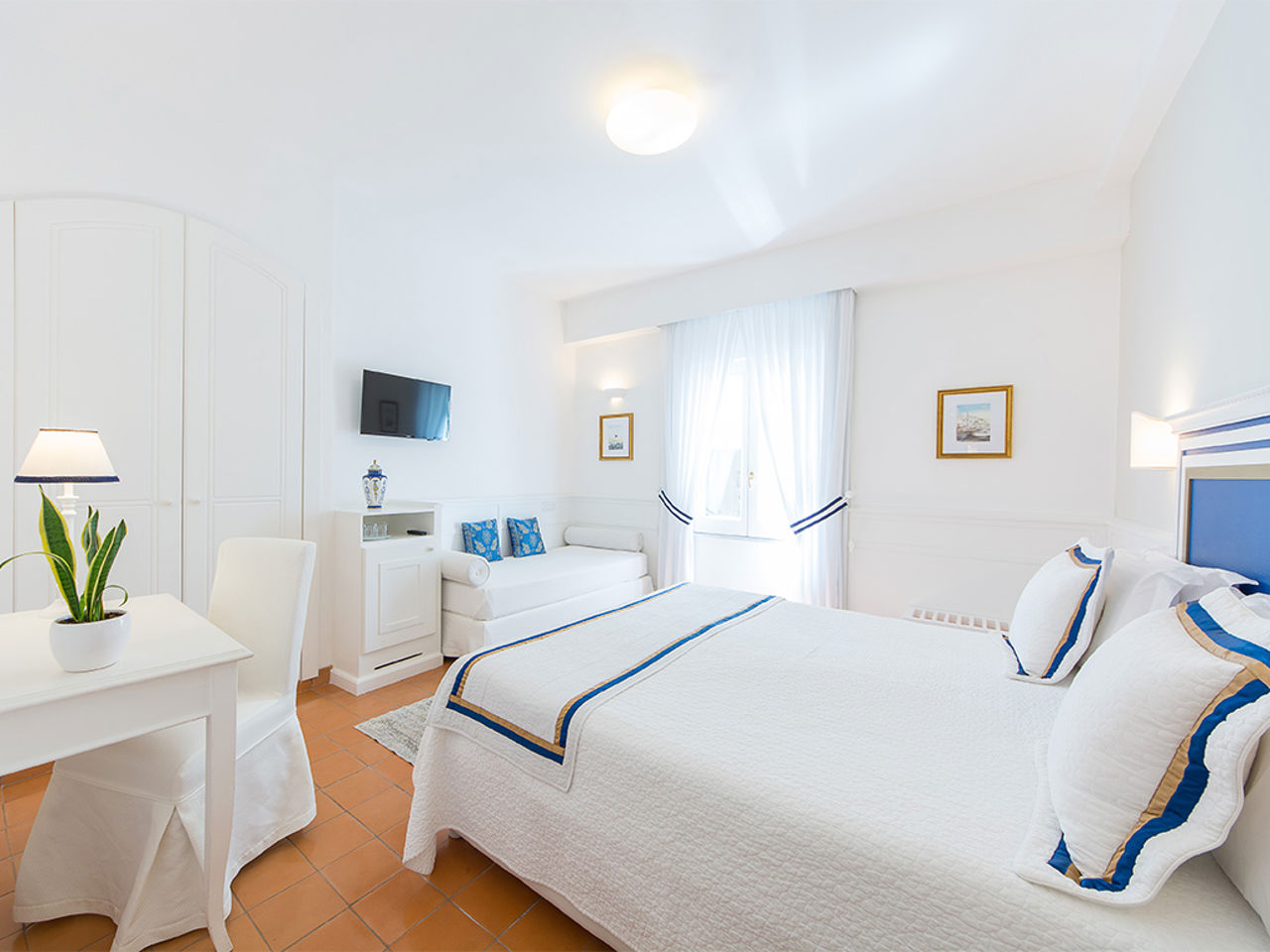 Family Room03 Gallery