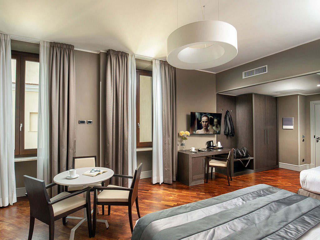 Montipalace Family2 Gallery