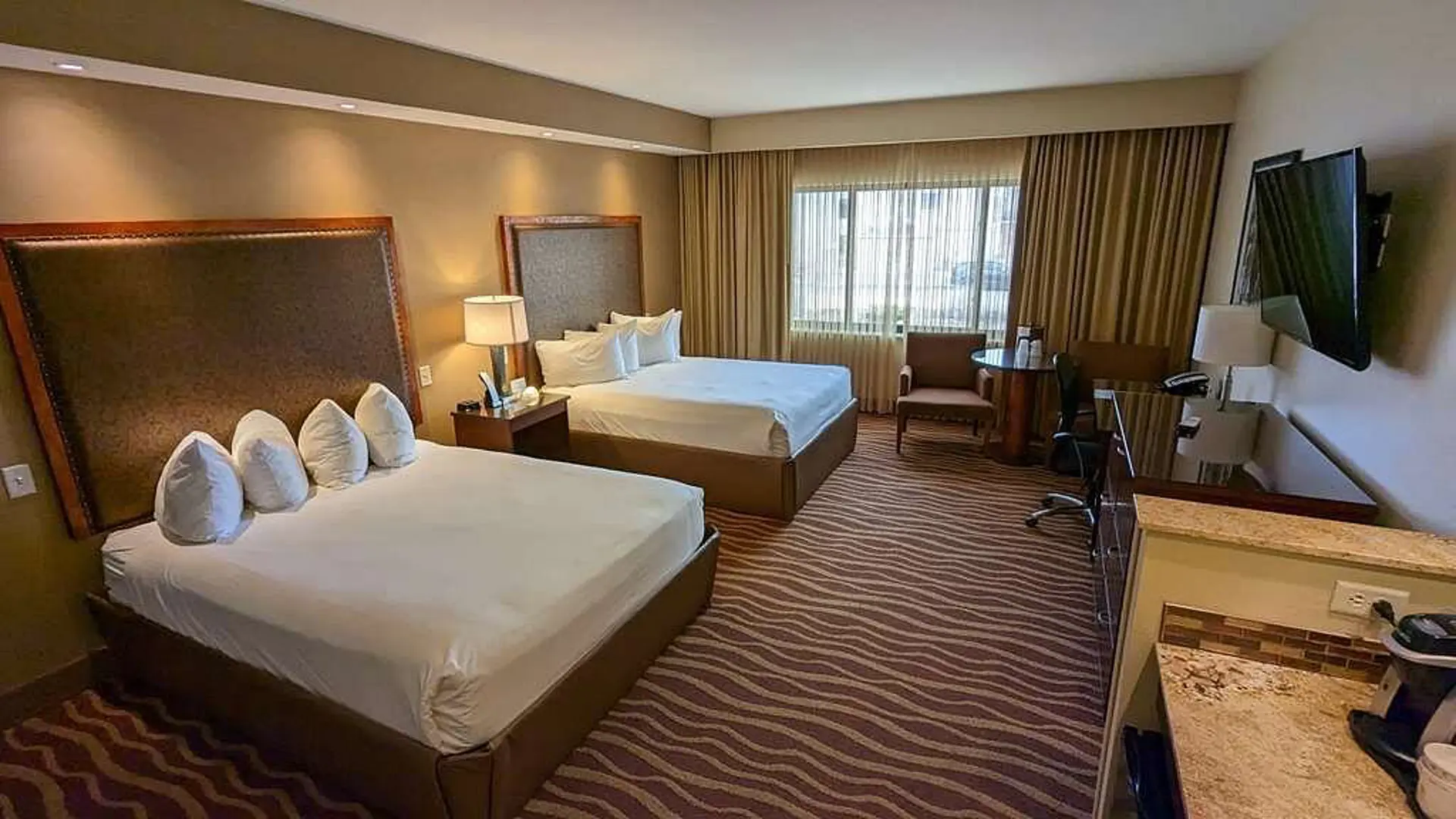Queen Room 1