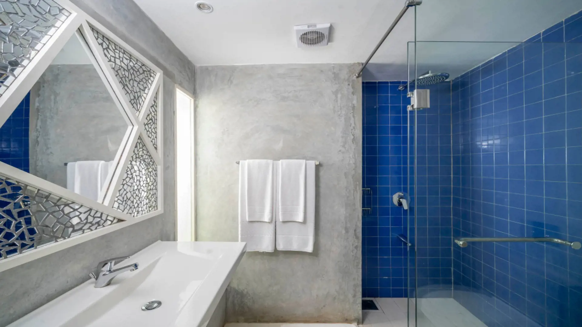 Trincoblu Superior Room Bathroom 1090X610