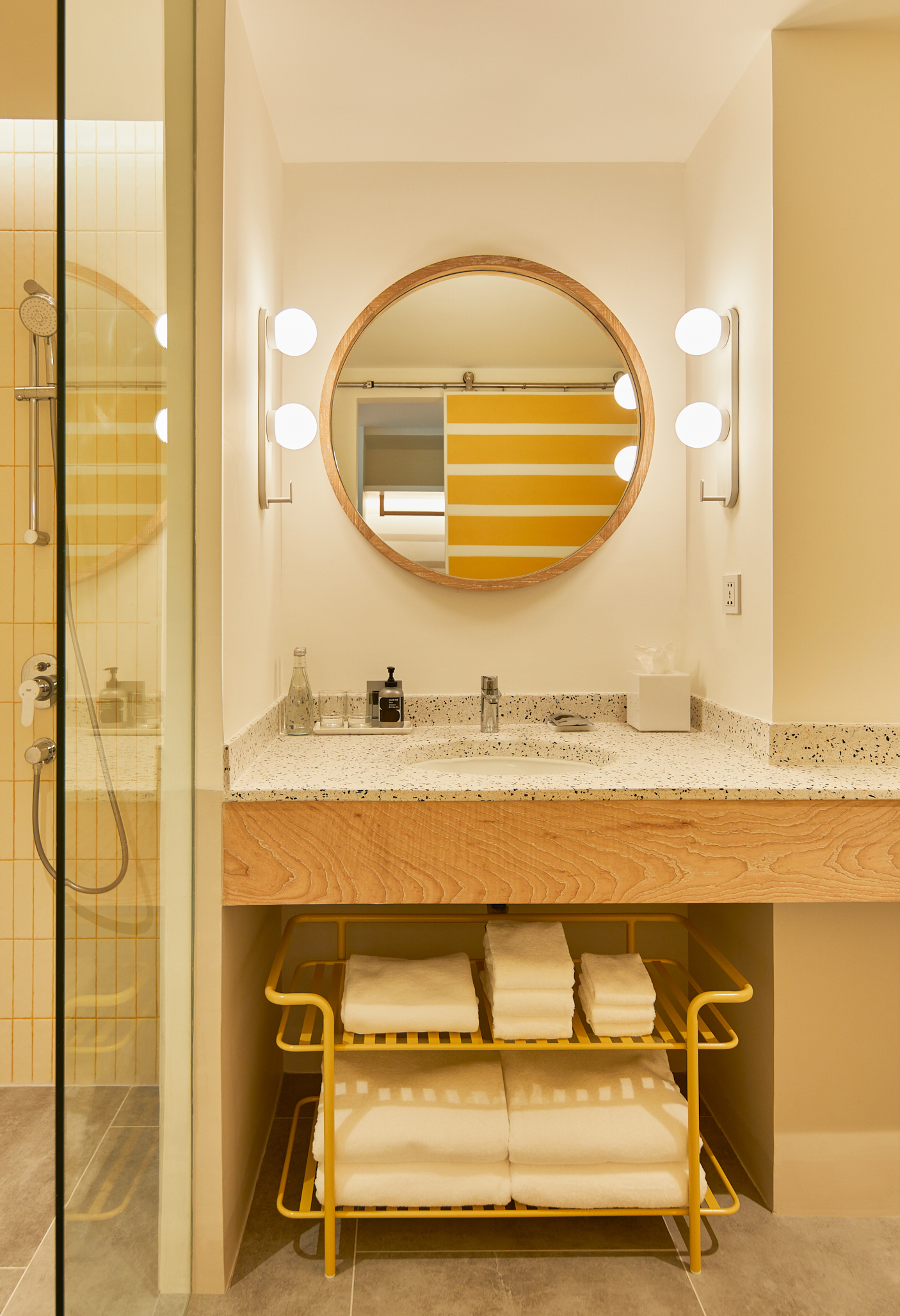 Standard King 8 Bathroom