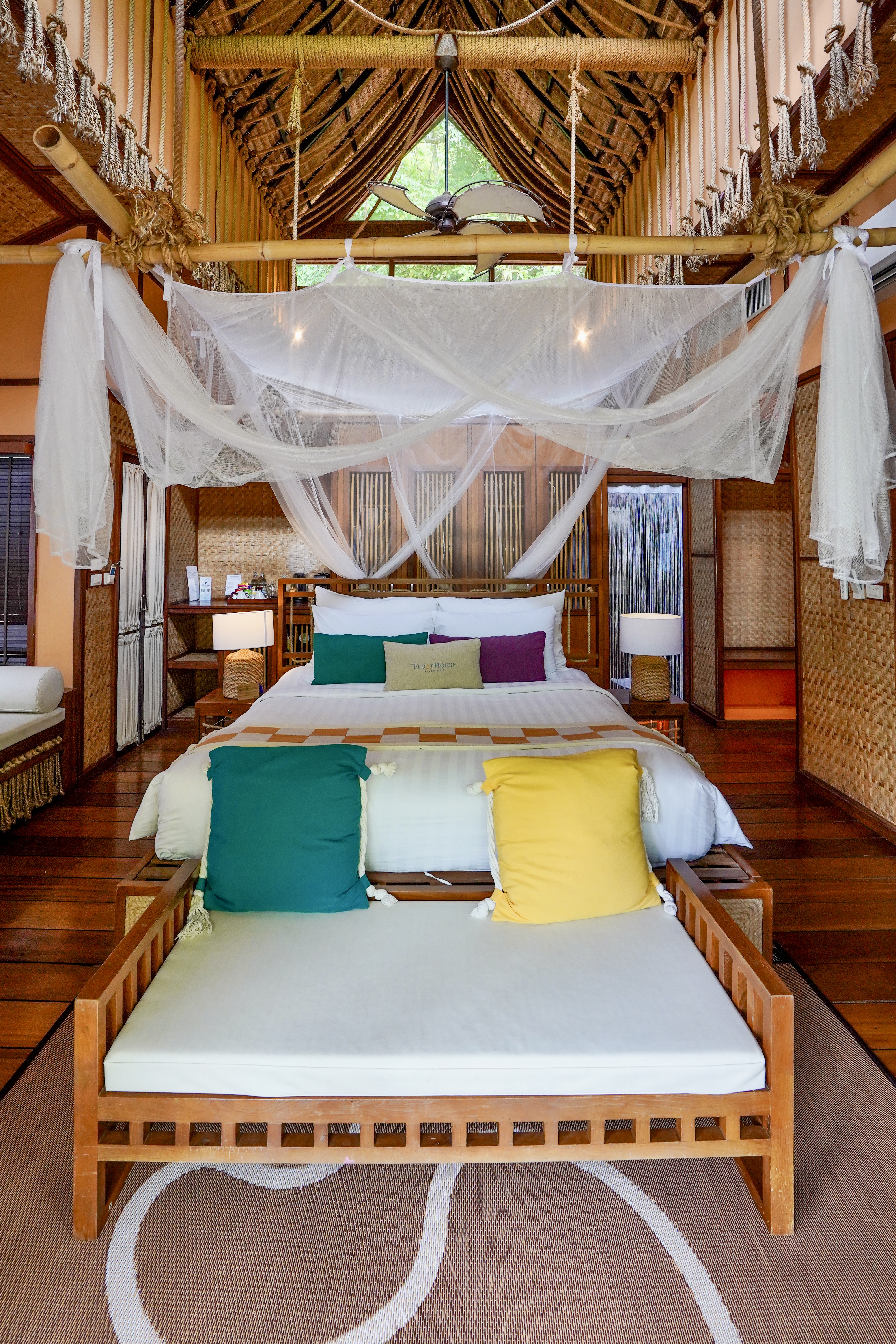 88Floathouse Kanchanaburi Hotel