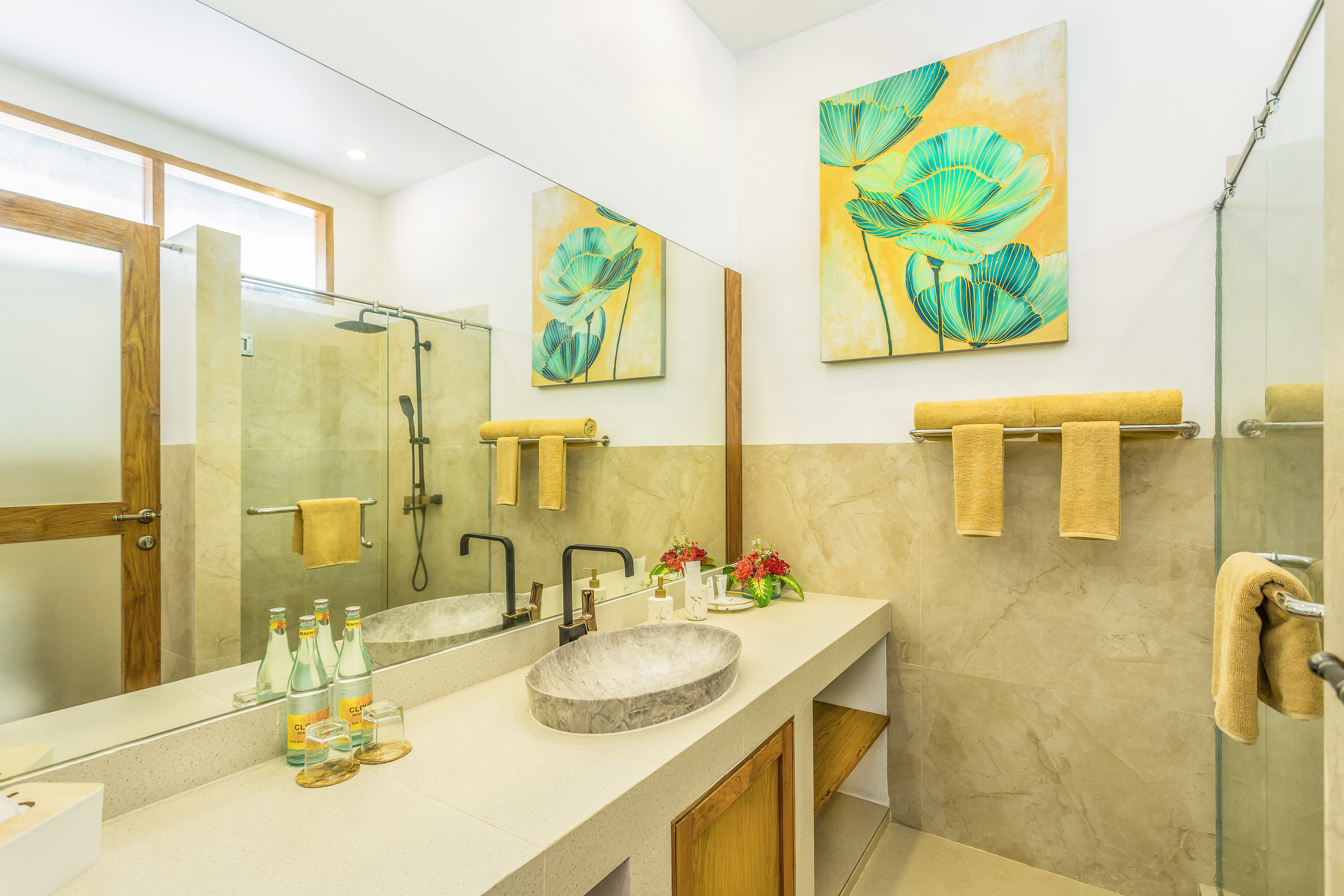 Deluxe Garden View Bathroom