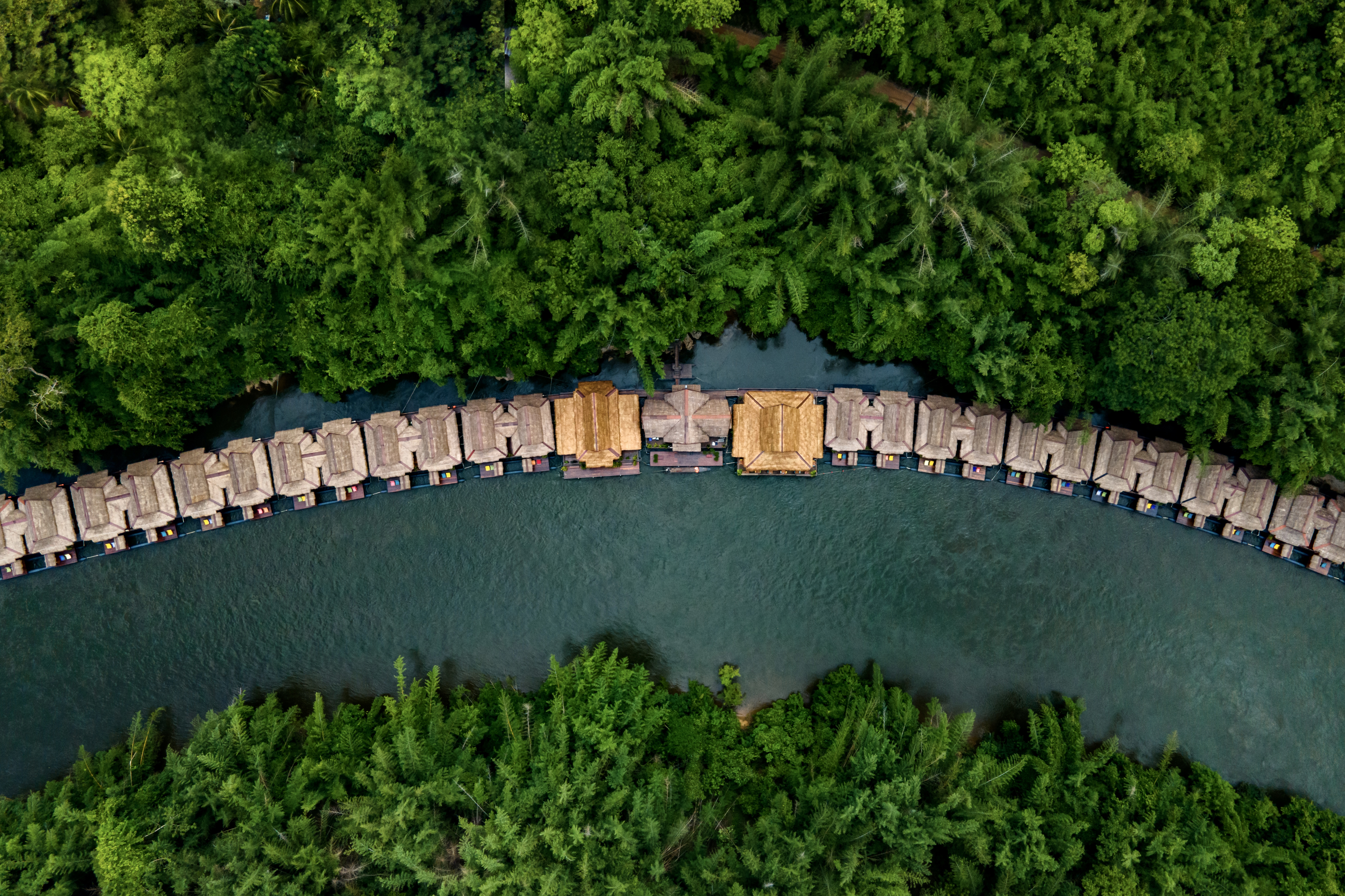 99Floathouse Kanchanaburi Hotel