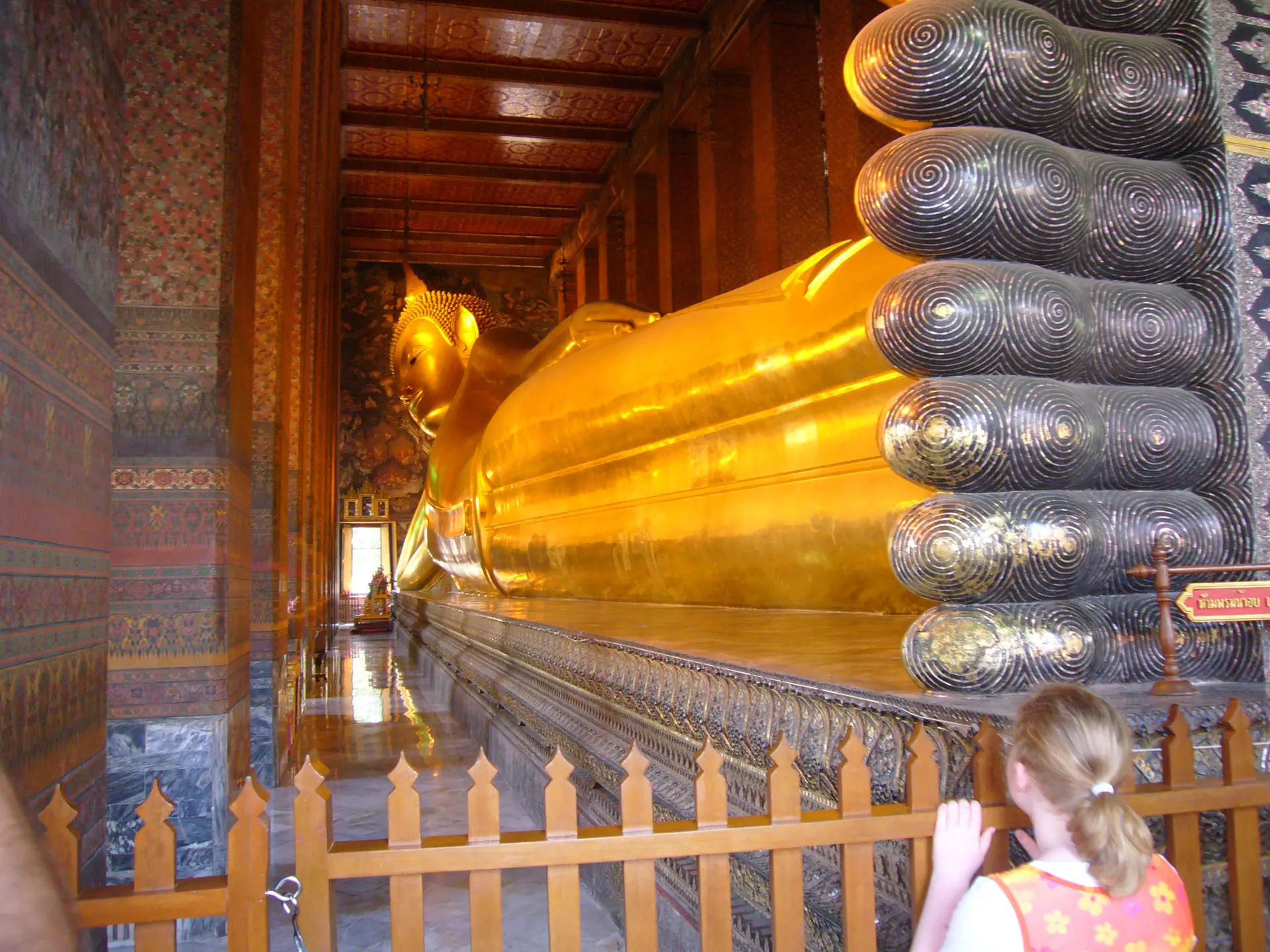 Bangkok Wat Pho Den Liggende Buddha 2