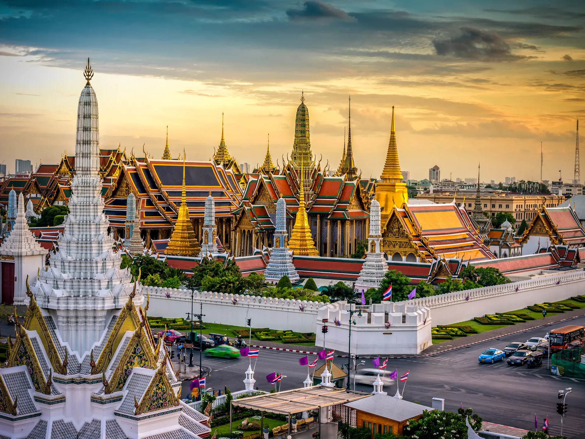 shutterstock_299388287 Grand palace and Wat phra keaw at sunset bangkok, Thailand.jpg