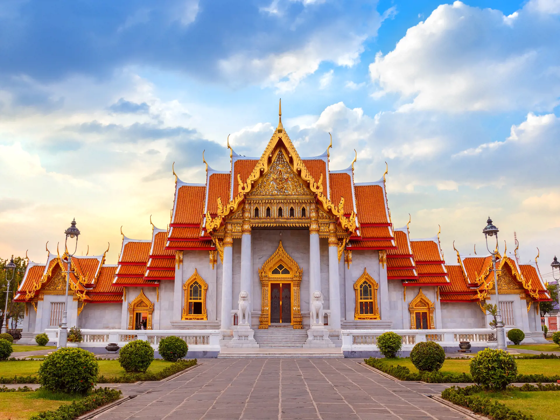 shutterstock_309619493 The Marble Temple, Wat Benchamabopit Dusitvanaram in Bangkok, Thailand.jpg