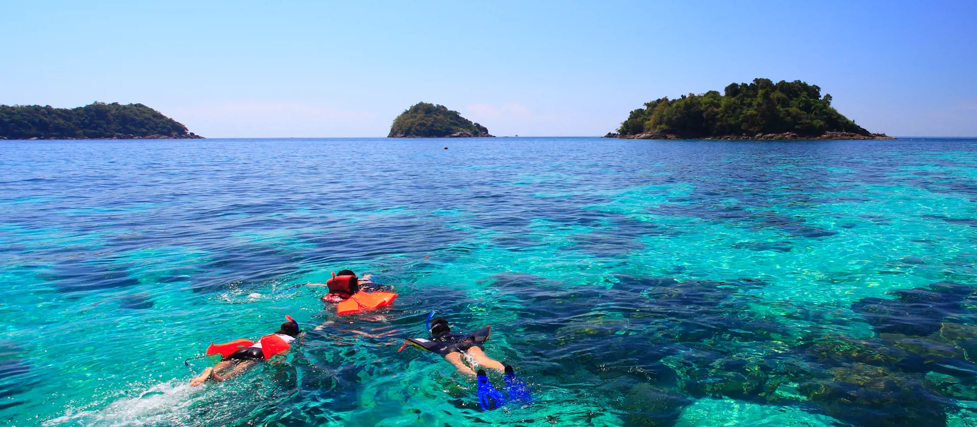 SNORKLING - Både fra Ao Nang og fra Koh Mook er det muligt at tage med på snorkelture, Check Point Travel