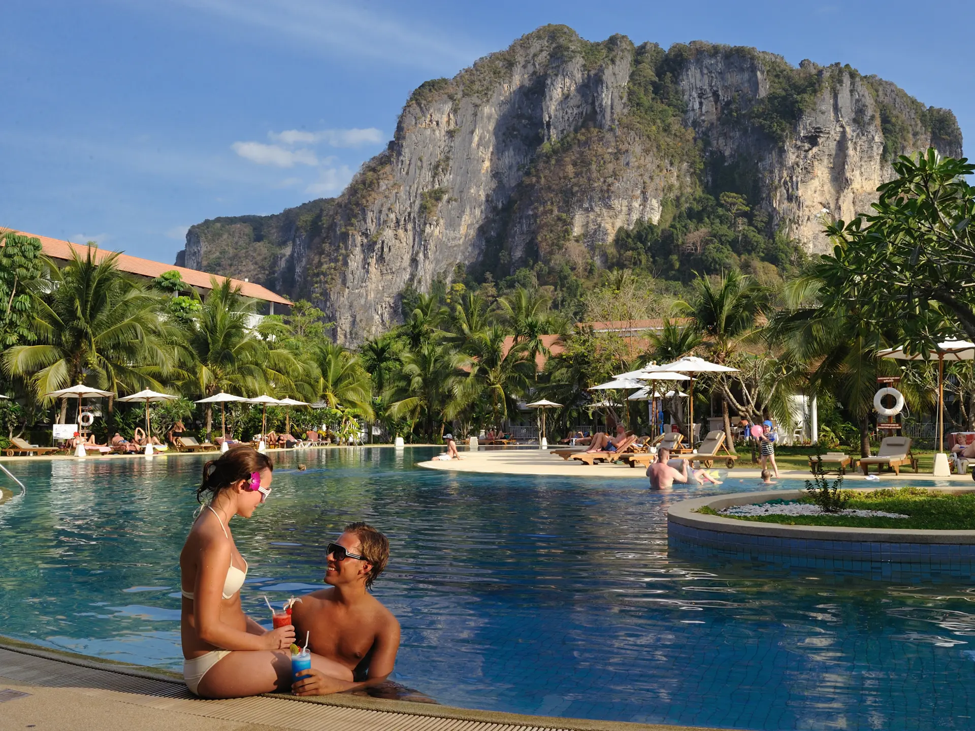 AO NANG VILLA - Resortet ligger smukt med havet på den ene side og bjergene på den anden, Check Point Travel