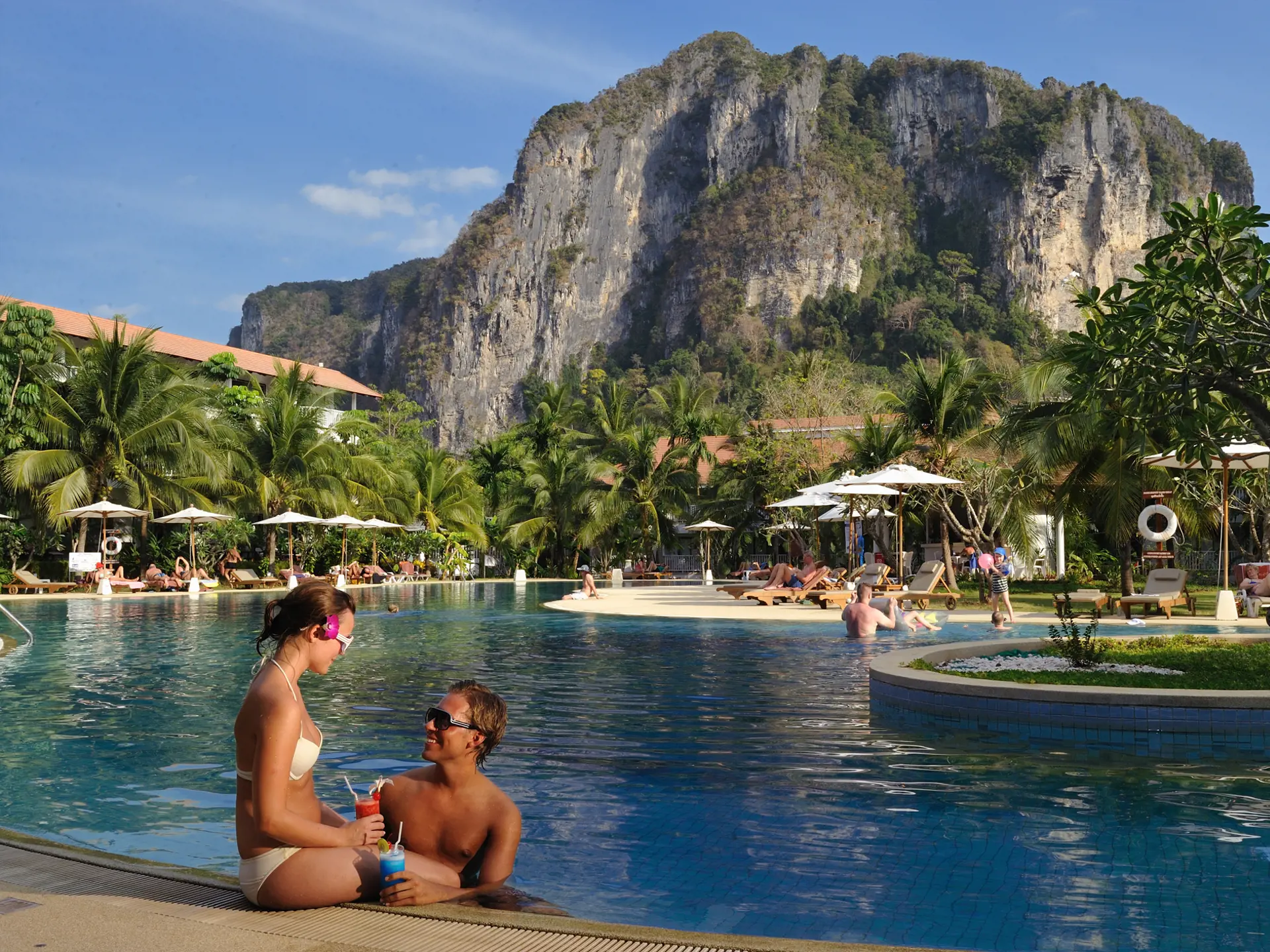 AO NANG VILLA - Resortet ligger smukt med havet på den ene side og bjergene på den anden, Check Point Travel