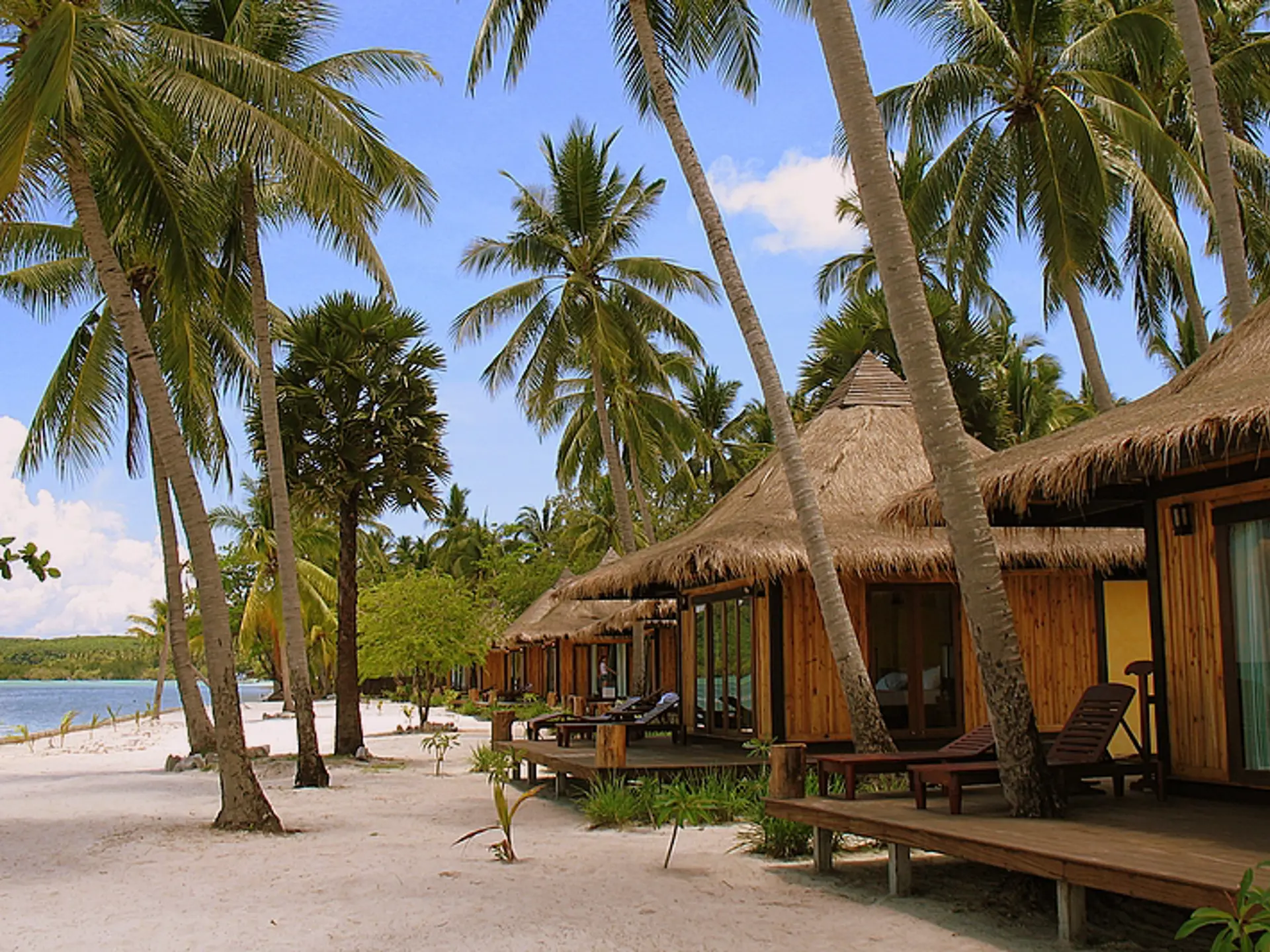 TILKØB - Hvis I ønsker at bo i 1. række til stranden, så kan det lade sig gøre mod et tillæg, Check Point Travel