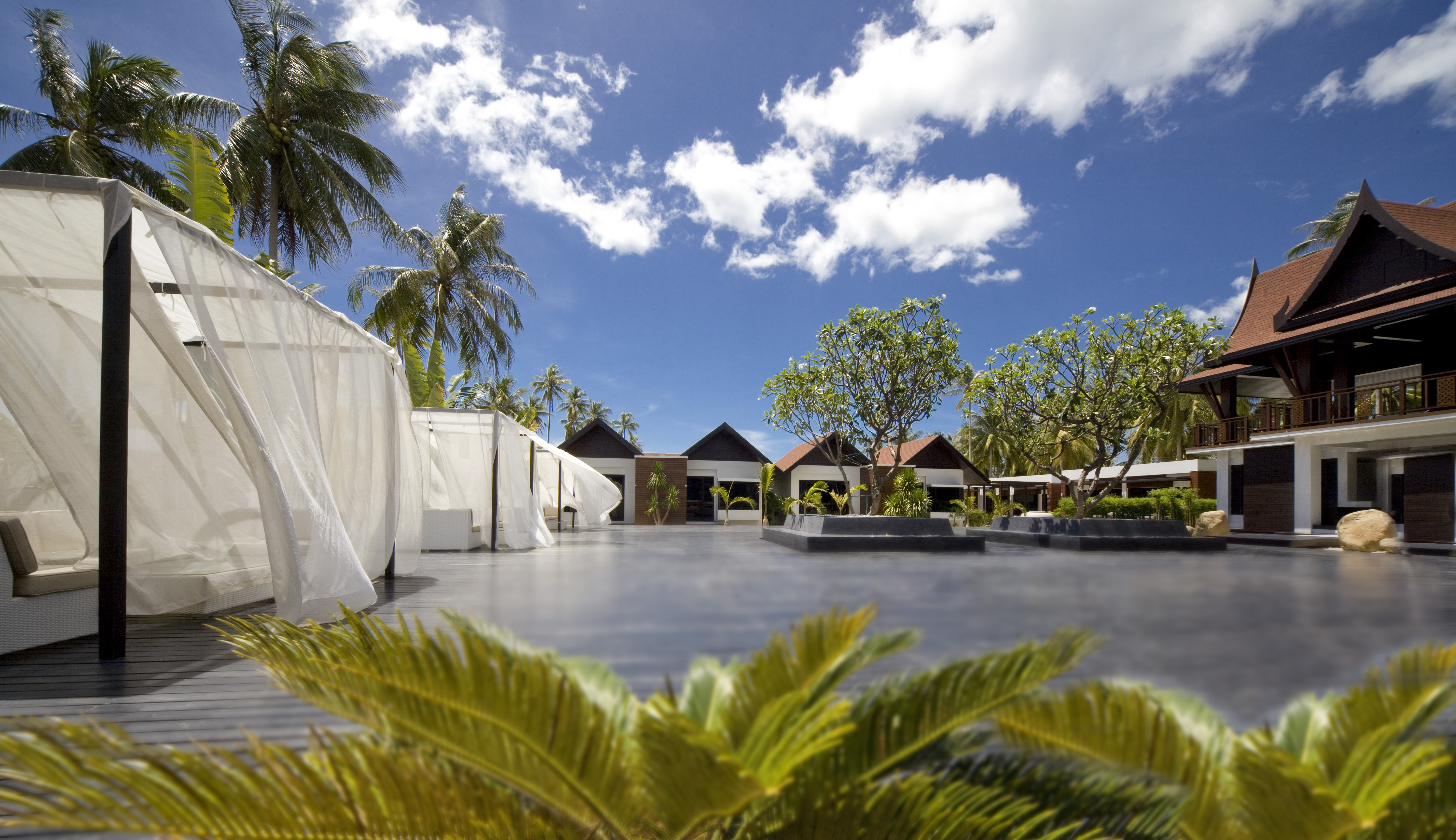 KHANOM - Aava Resort er et arkitektonisk miks mellem det thailandske og det skandinaviske. Ejerne og værtsparret er nemlig fra Finland, Check Point Travel