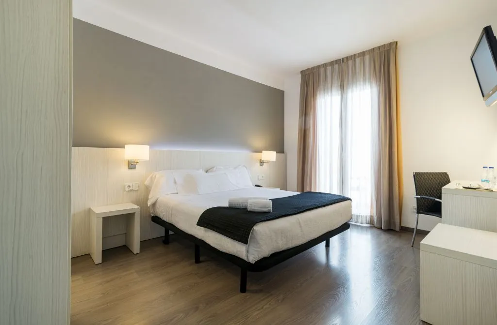 Standard Exterior Room 6