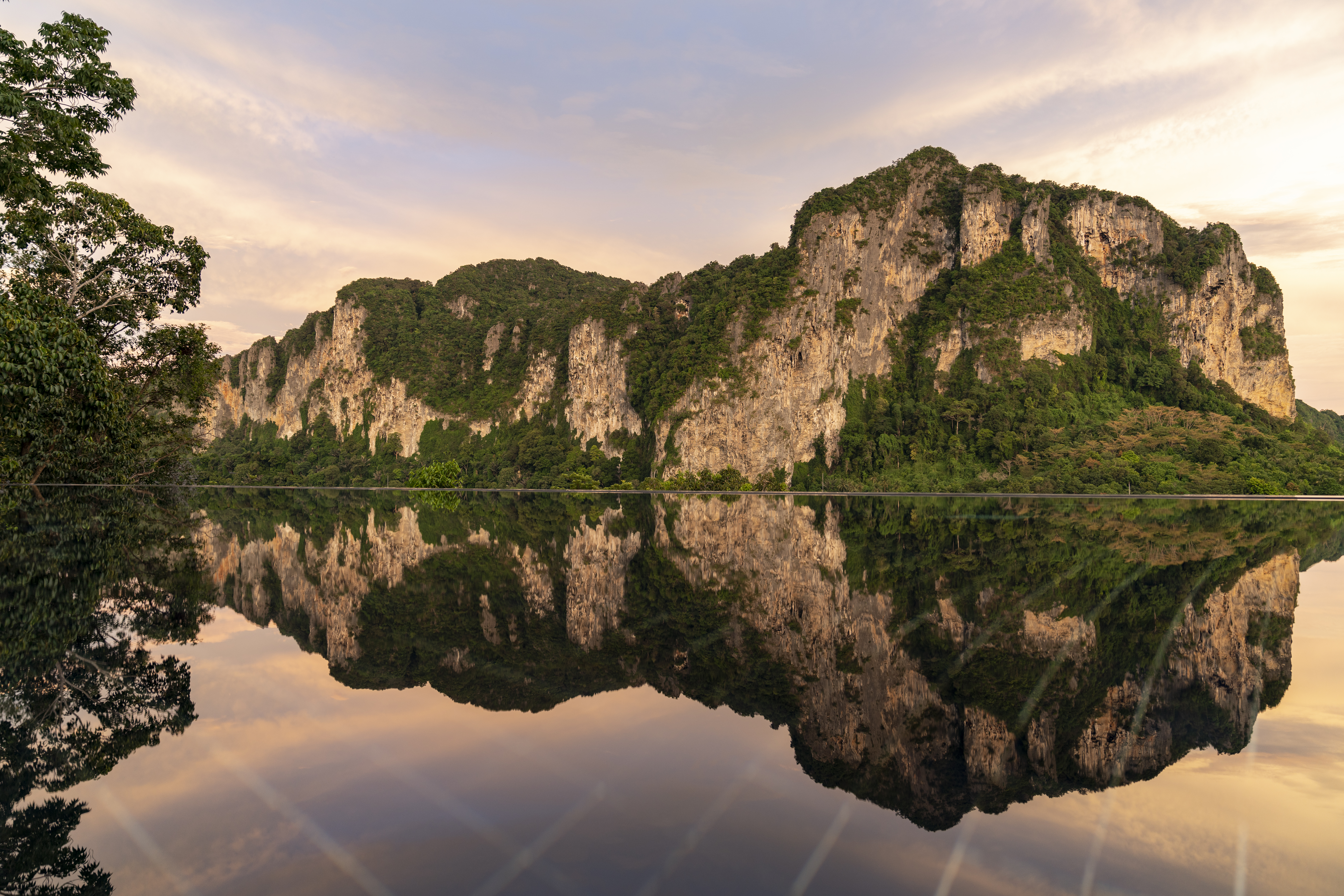 Avani Ao Nang Cliff Krabi Pool View Infinity Pool Sunset Closeup1