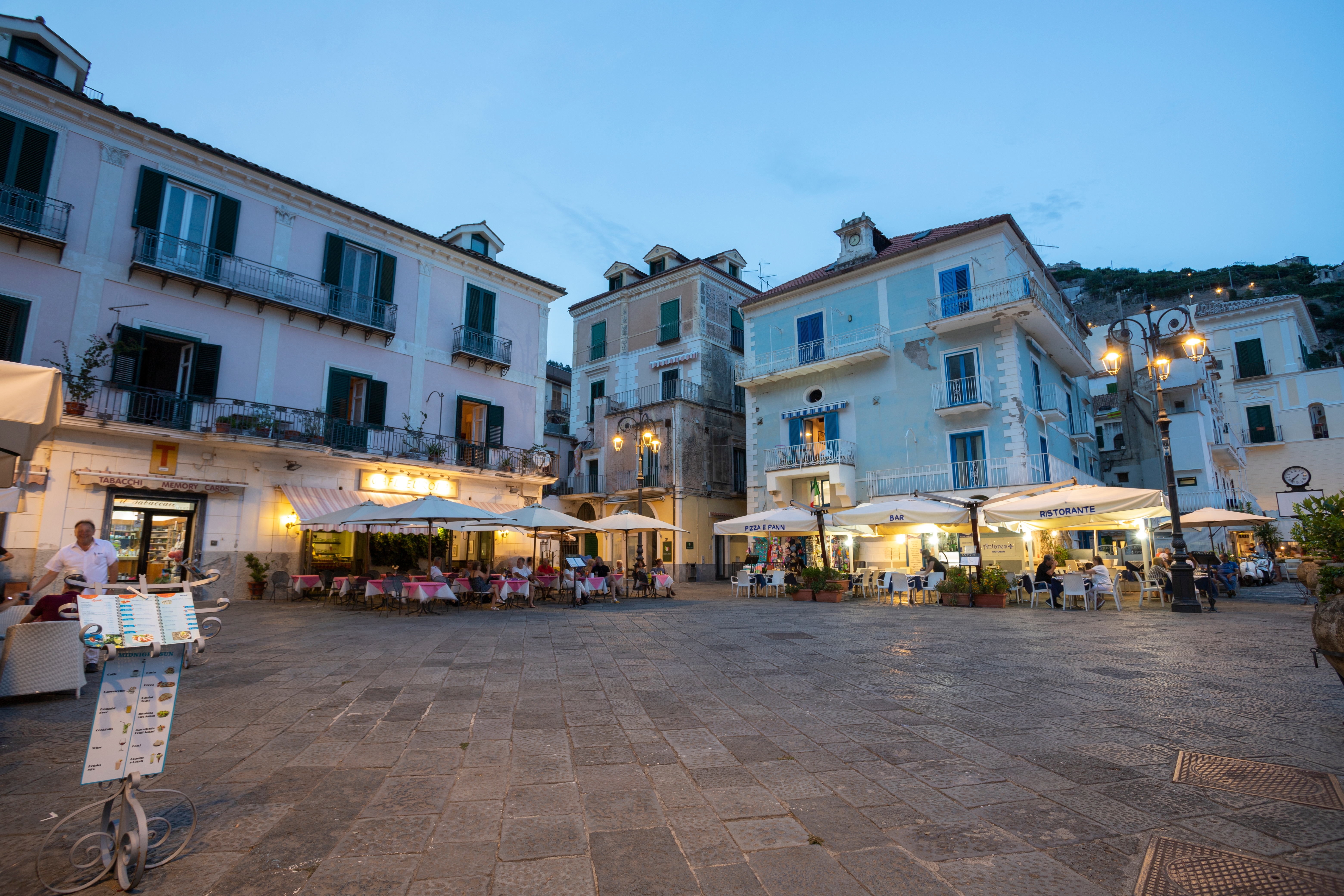 Shutterstock 2179770419