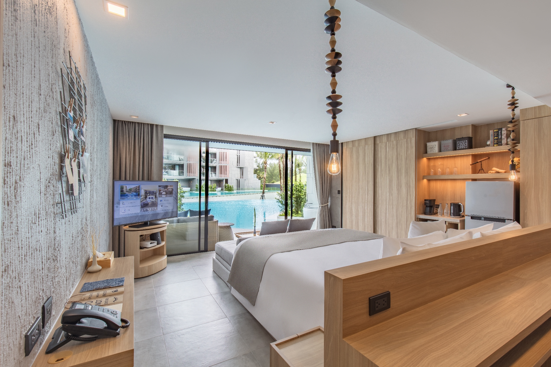Pool Access Grand 4