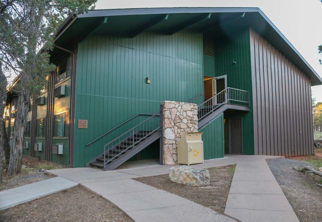 visitgrandcanyon-pg-yavapai-east-exterior.jpg