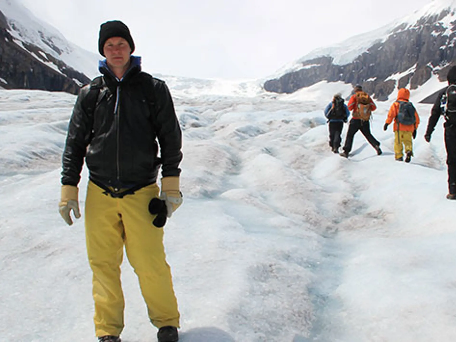 COLOMBIA ICEFIELD - det gælder om at være klædt rigtig på til turen på gletsjeren, også om sommeren, Check Point Travel