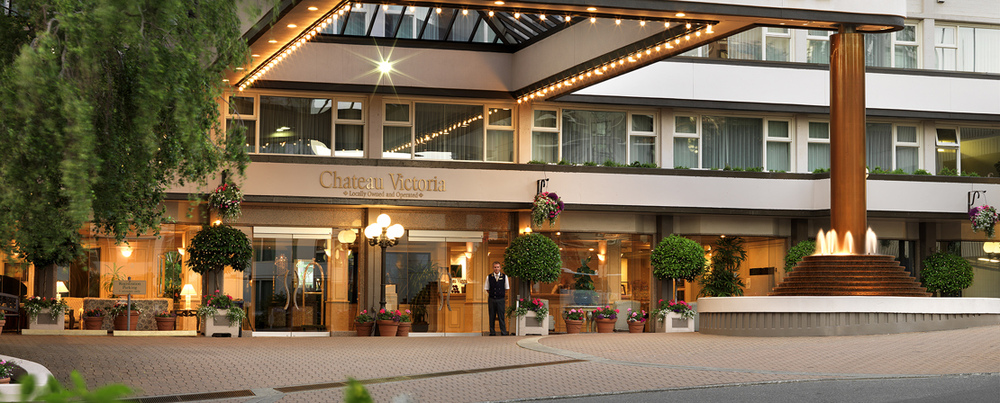 Entrance-w-doorman.jpg