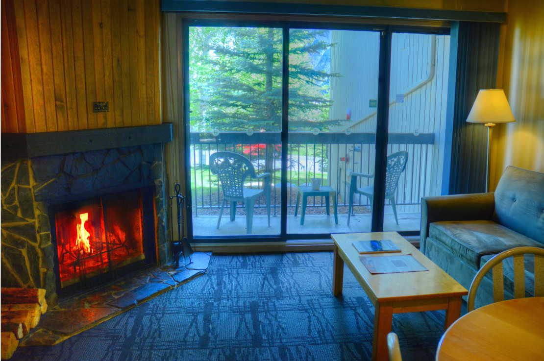 studio-fireplace-1080.jpg